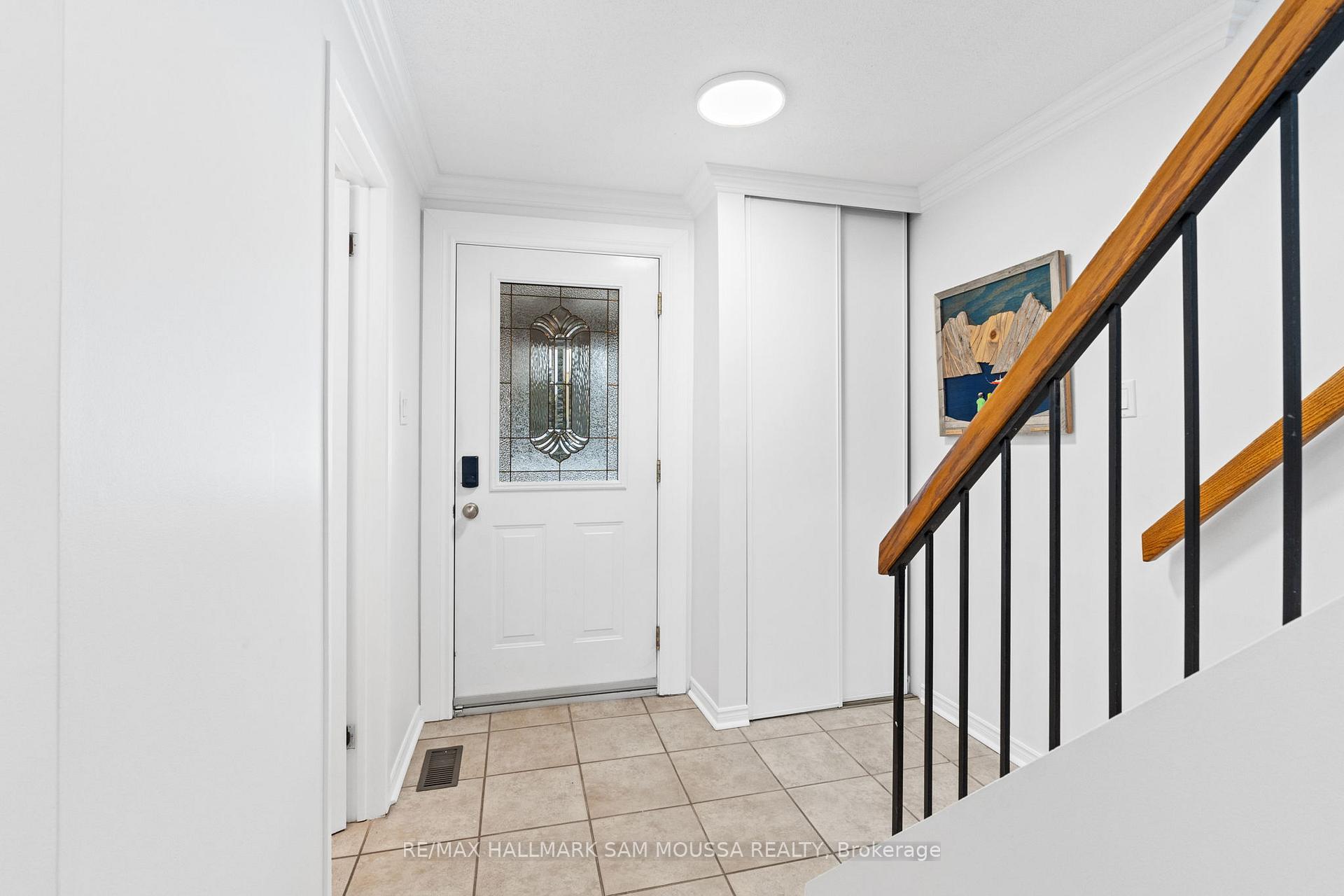 Photo 6 of 56 Coolspring Crescent, Ottawa, Borden Farm/Stewart Farm/Carleton Heights/Parkwood Hills — HOMEH