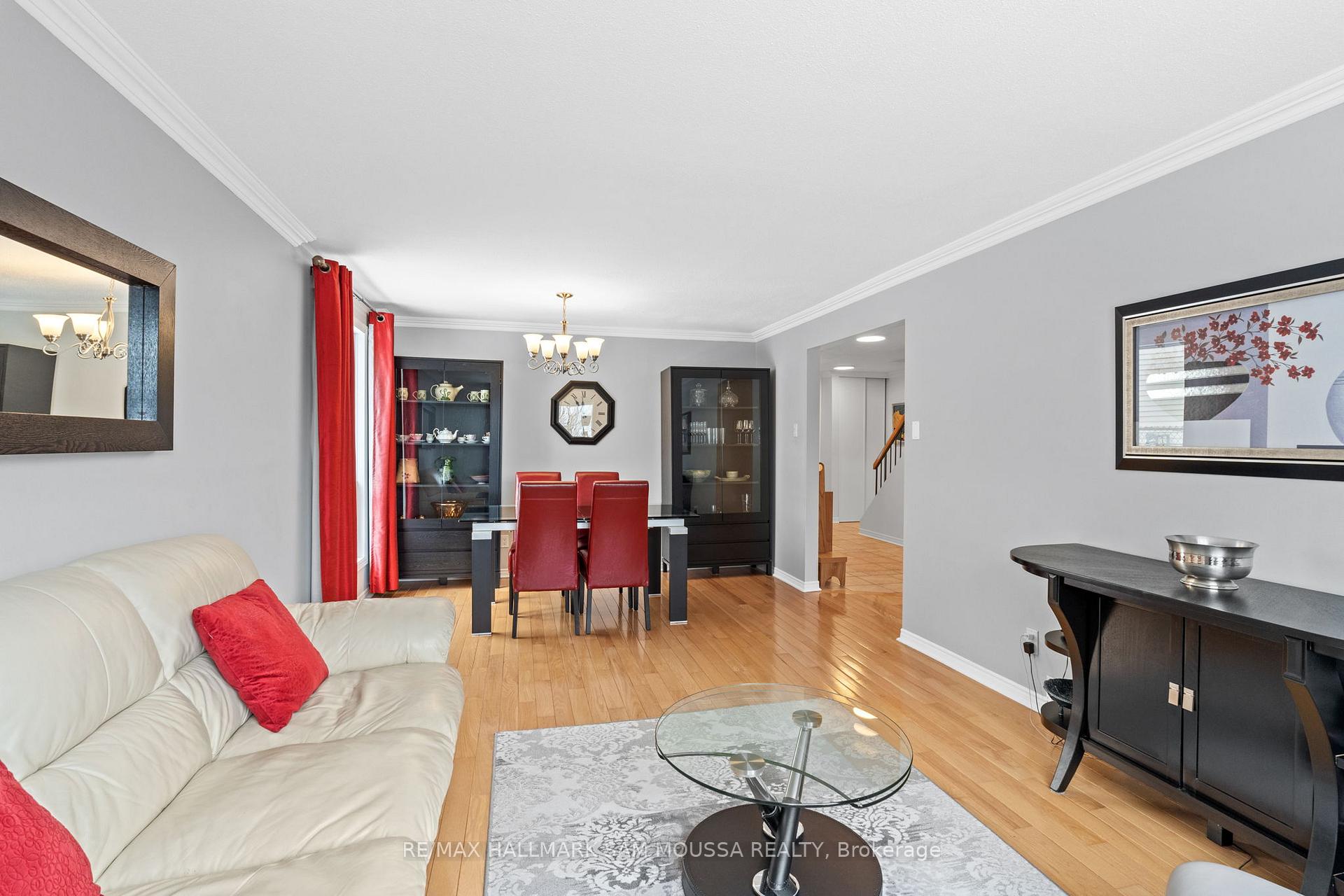 Photo 16 of 56 Coolspring Crescent, Ottawa, Borden Farm/Stewart Farm/Carleton Heights/Parkwood Hills — HOMEH