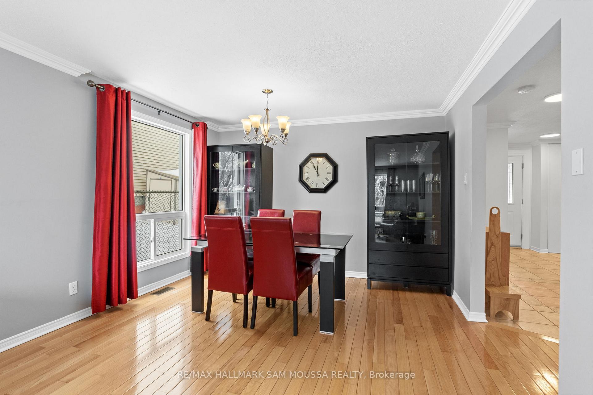 Photo 11 of 56 Coolspring Crescent, Ottawa, Borden Farm/Stewart Farm/Carleton Heights/Parkwood Hills — HOMEH