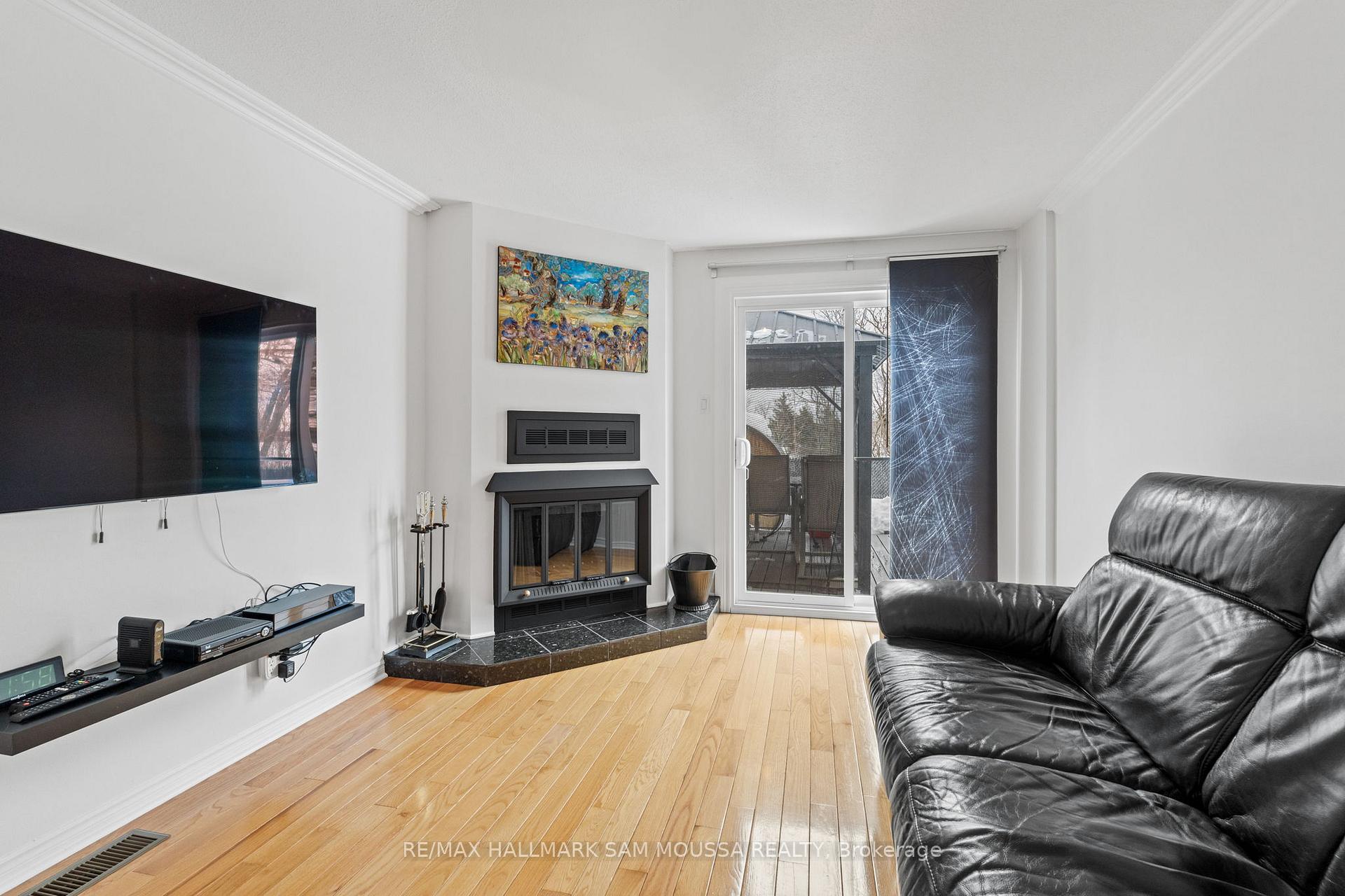 Photo 22 of 56 Coolspring Crescent, Ottawa, Borden Farm/Stewart Farm/Carleton Heights/Parkwood Hills — HOMEH