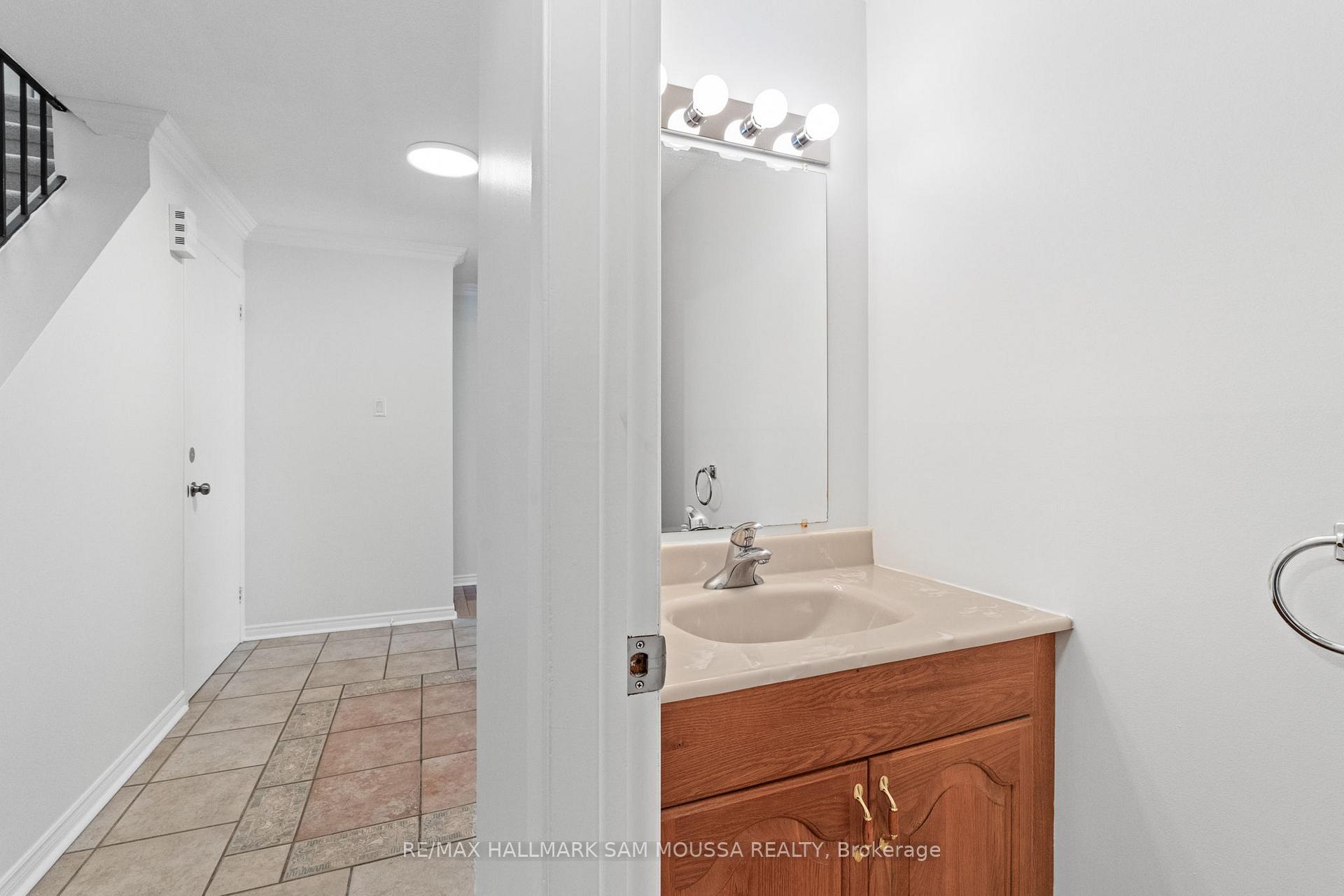 Photo 20 of 56 Coolspring Crescent, Ottawa, Borden Farm/Stewart Farm/Carleton Heights/Parkwood Hills — HOMEH