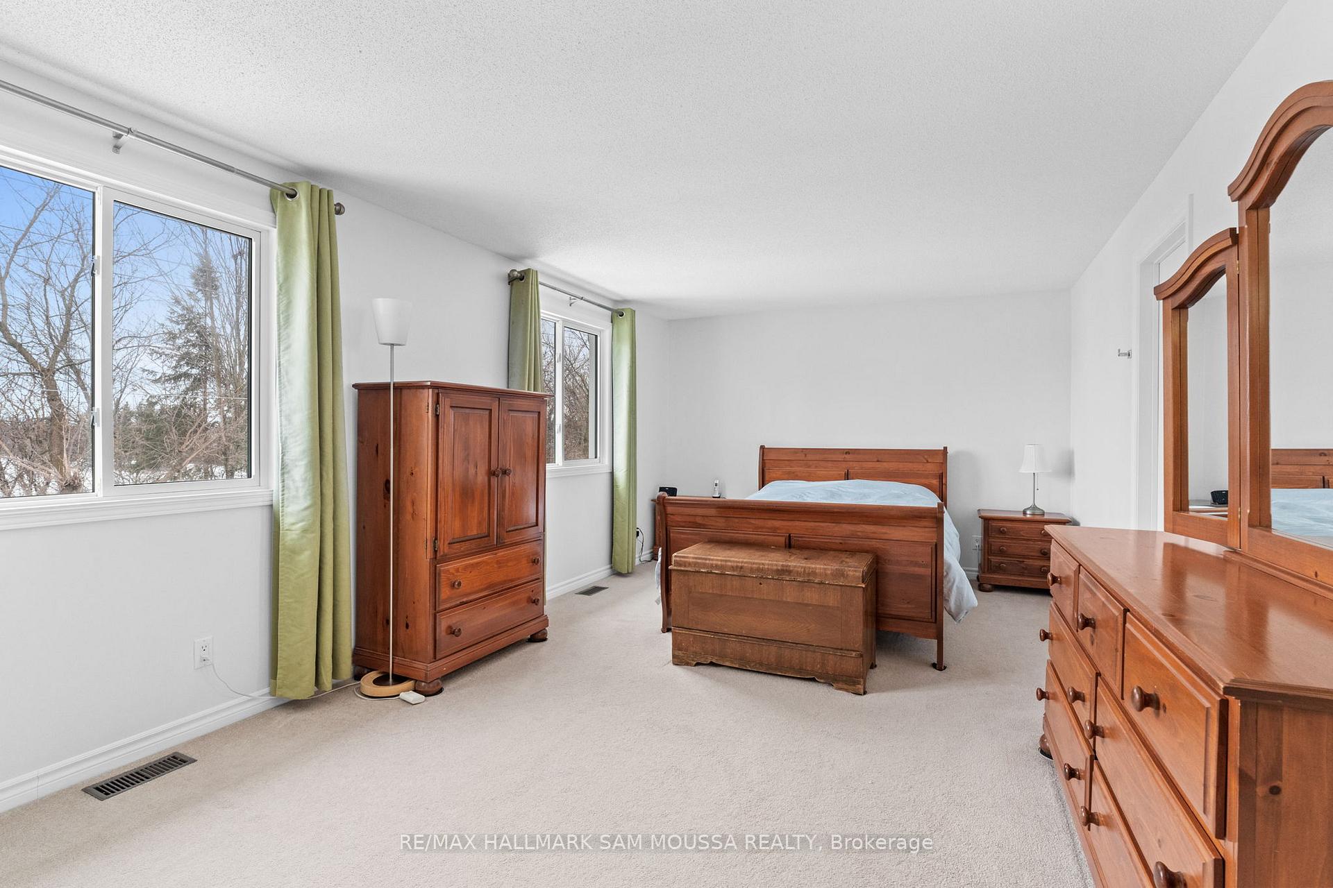 Photo 21 of 56 Coolspring Crescent, Ottawa, Borden Farm/Stewart Farm/Carleton Heights/Parkwood Hills — HOMEH