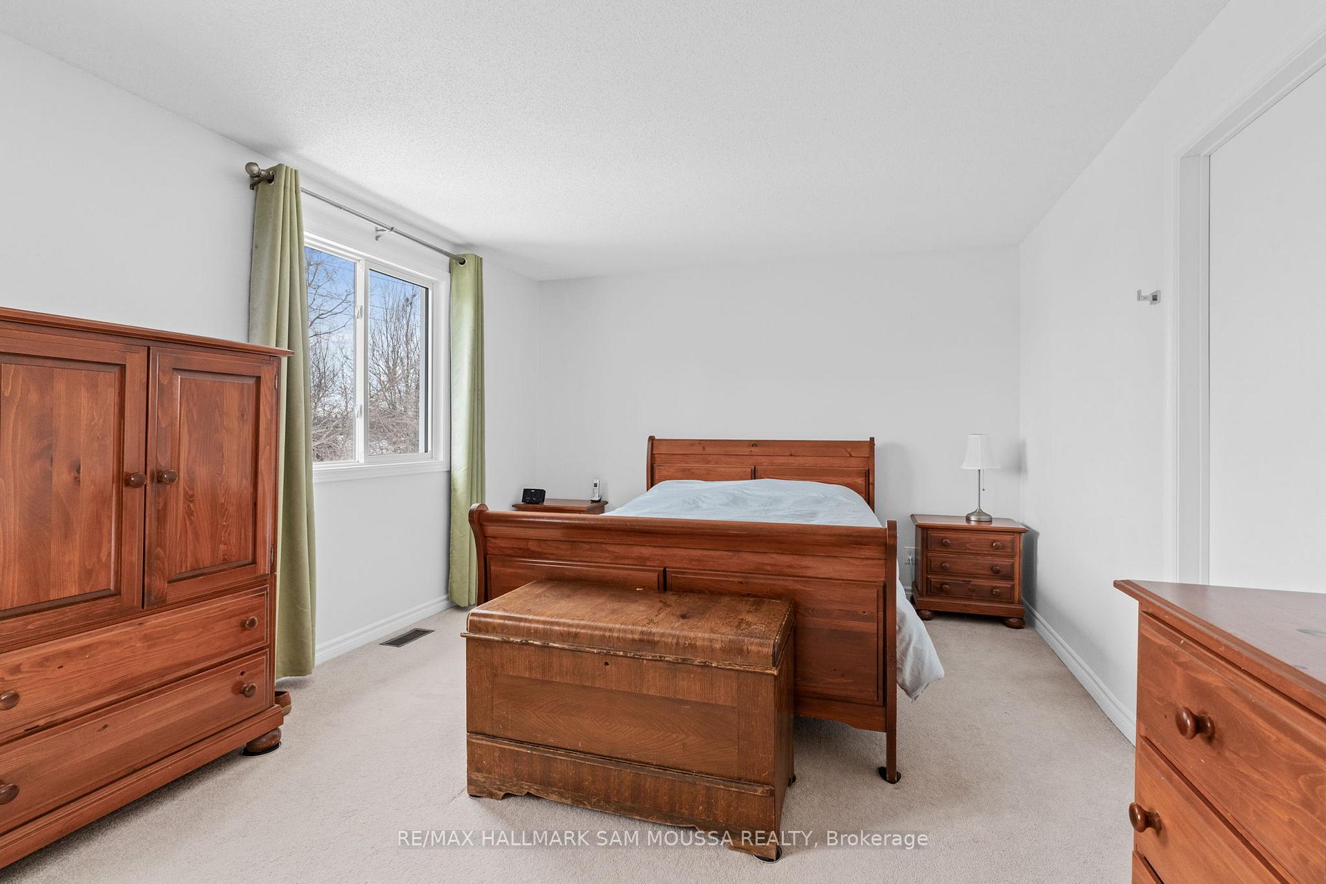 Photo 19 of 56 Coolspring Crescent, Ottawa, Borden Farm/Stewart Farm/Carleton Heights/Parkwood Hills — HOMEH