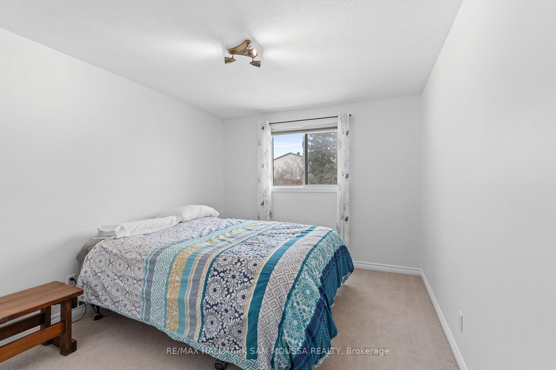 Photo 23 of 56 Coolspring Crescent, Ottawa, Borden Farm/Stewart Farm/Carleton Heights/Parkwood Hills — HOMEH