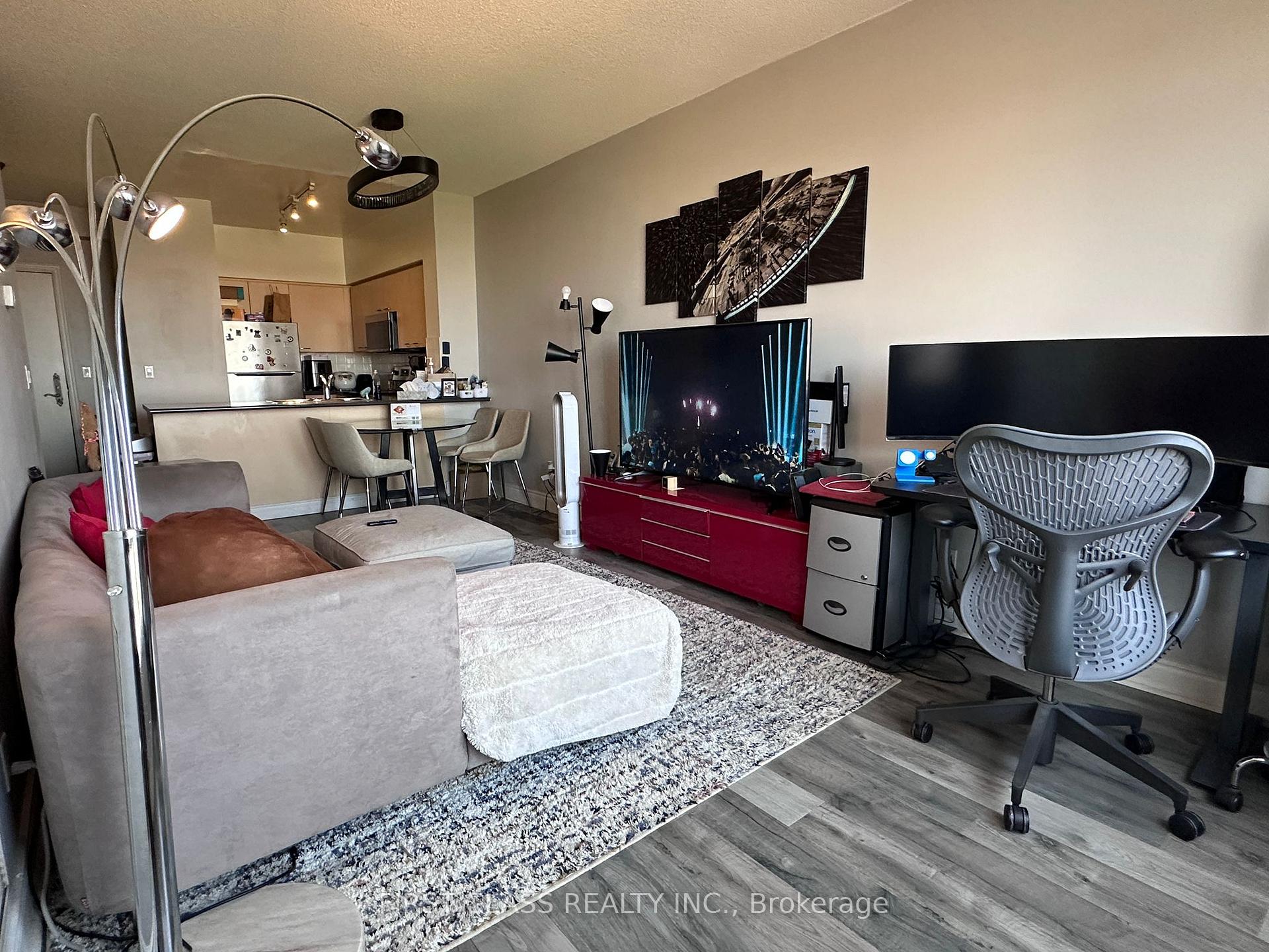Photo 4 of Unit LPH12, 51 Saddlecreek Drive, Markham, Commerce Valley — HOMEH