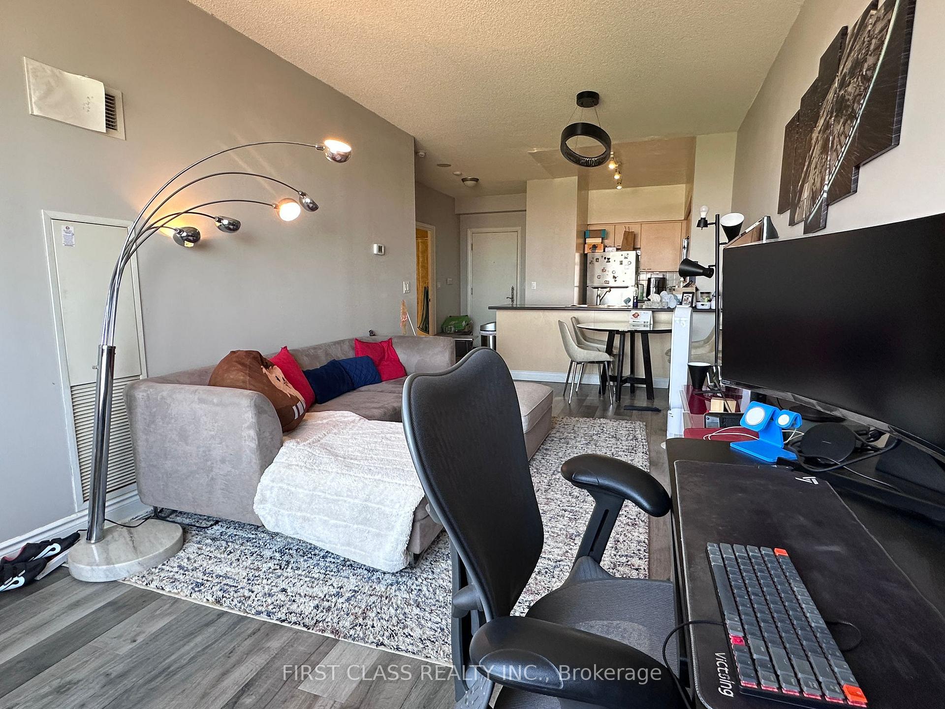 Photo 5 of Unit LPH12, 51 Saddlecreek Drive, Markham, Commerce Valley — HOMEH