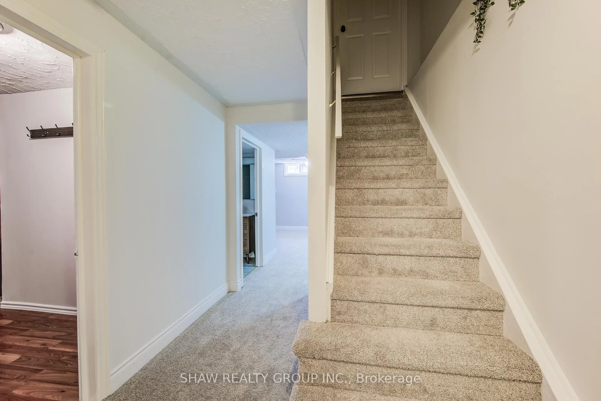 Photo 32 of 110 Imperial Drive, Guelph, Willow West/Sugarbush/West Acres — HOMEH