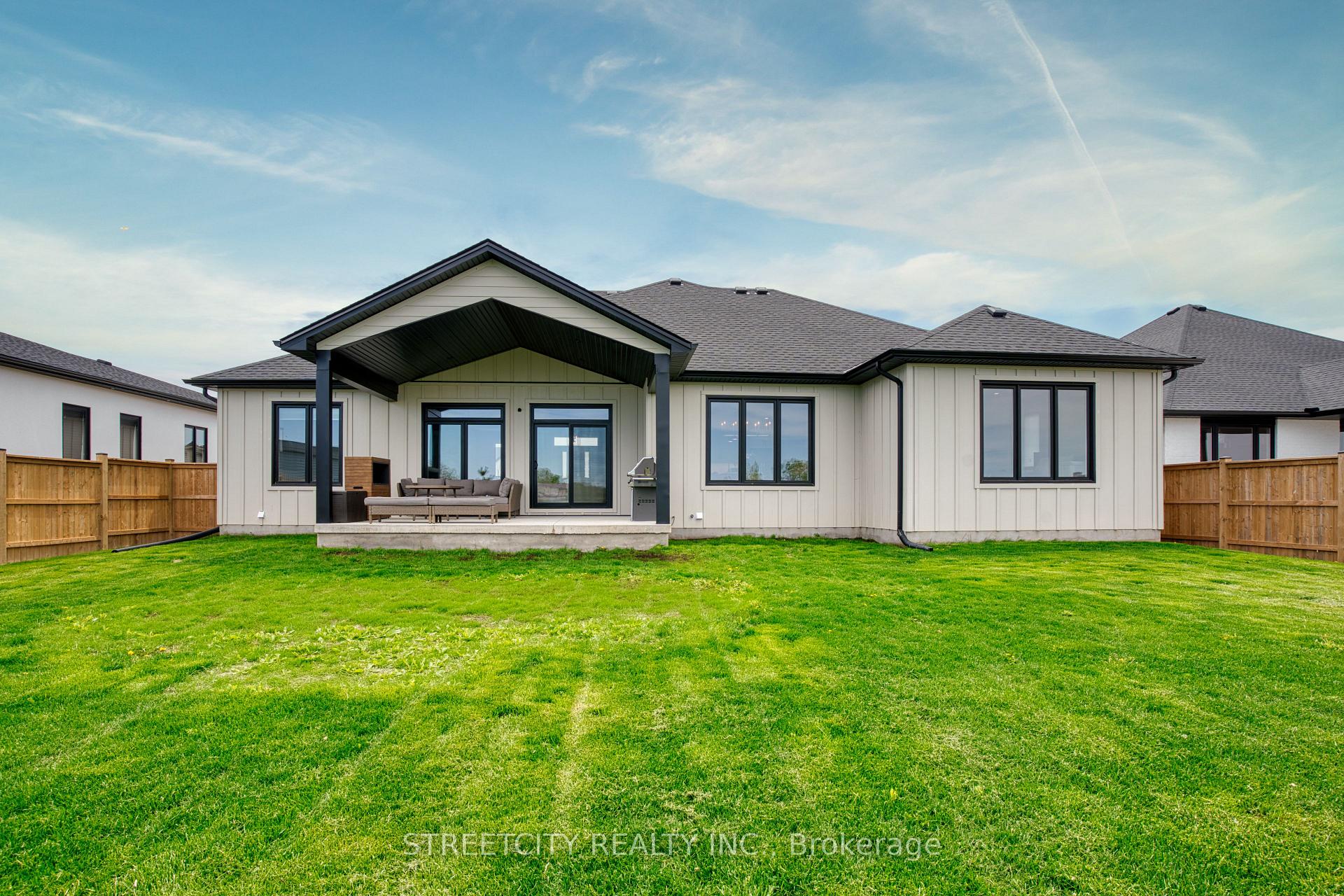 Photo 40 of 296 Nancy Street, Dutton/Dunwich, Rural Dutton/Dunwich — HOMEH