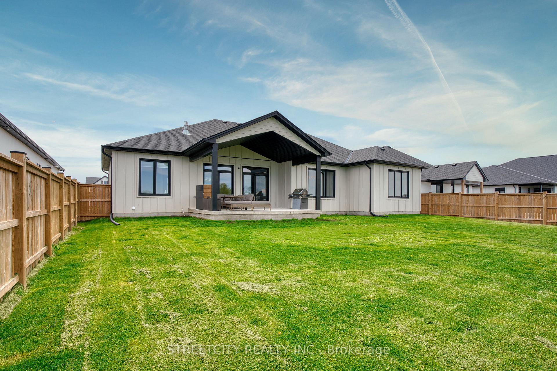 Photo 33 of 296 Nancy Street, Dutton/Dunwich, Rural Dutton/Dunwich — HOMEH