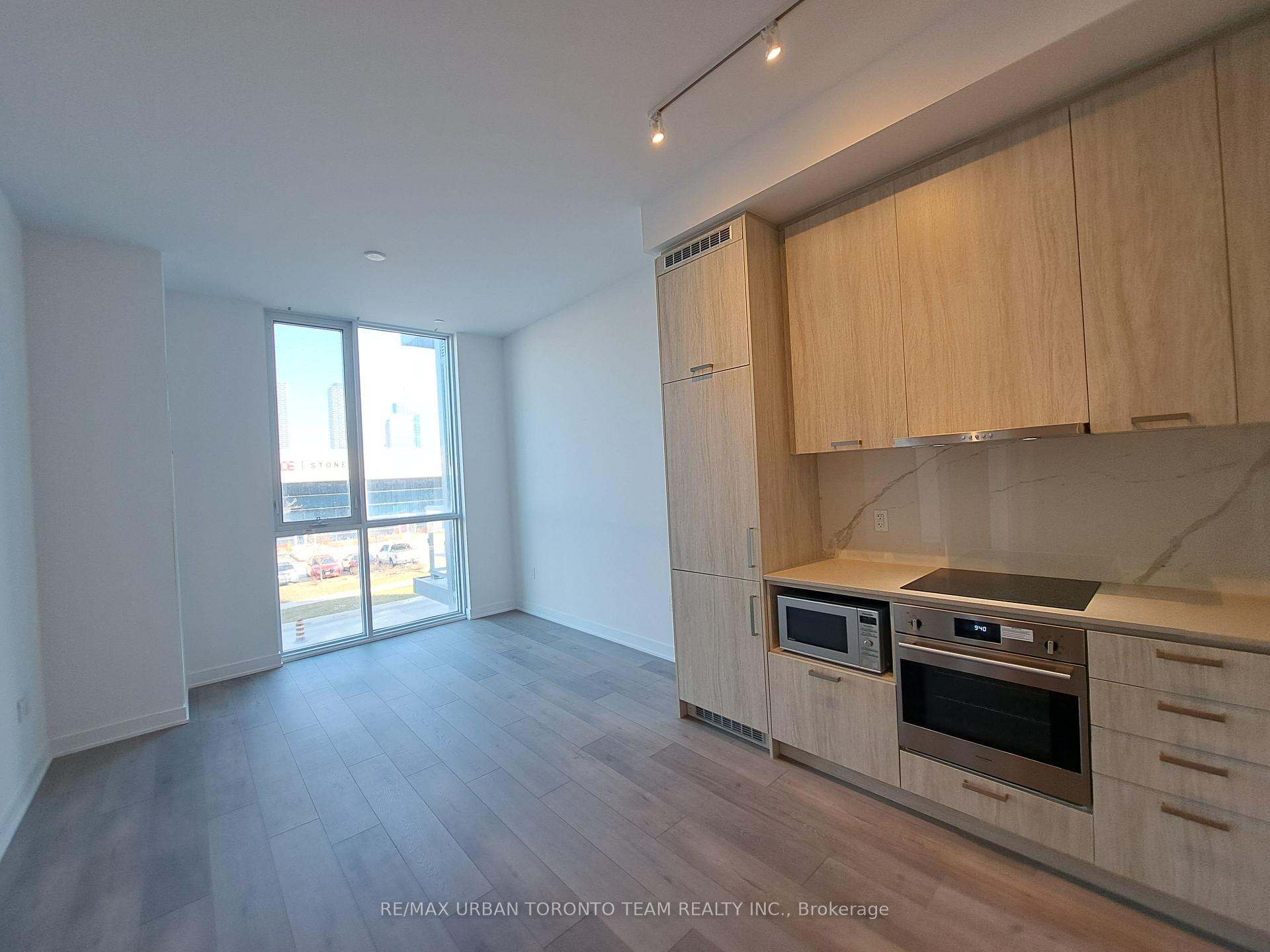Photo 2 of Unit 219, 38 Honeycrisp Crescent, Vaughan, Vaughan Corporate Centre — HOMEH