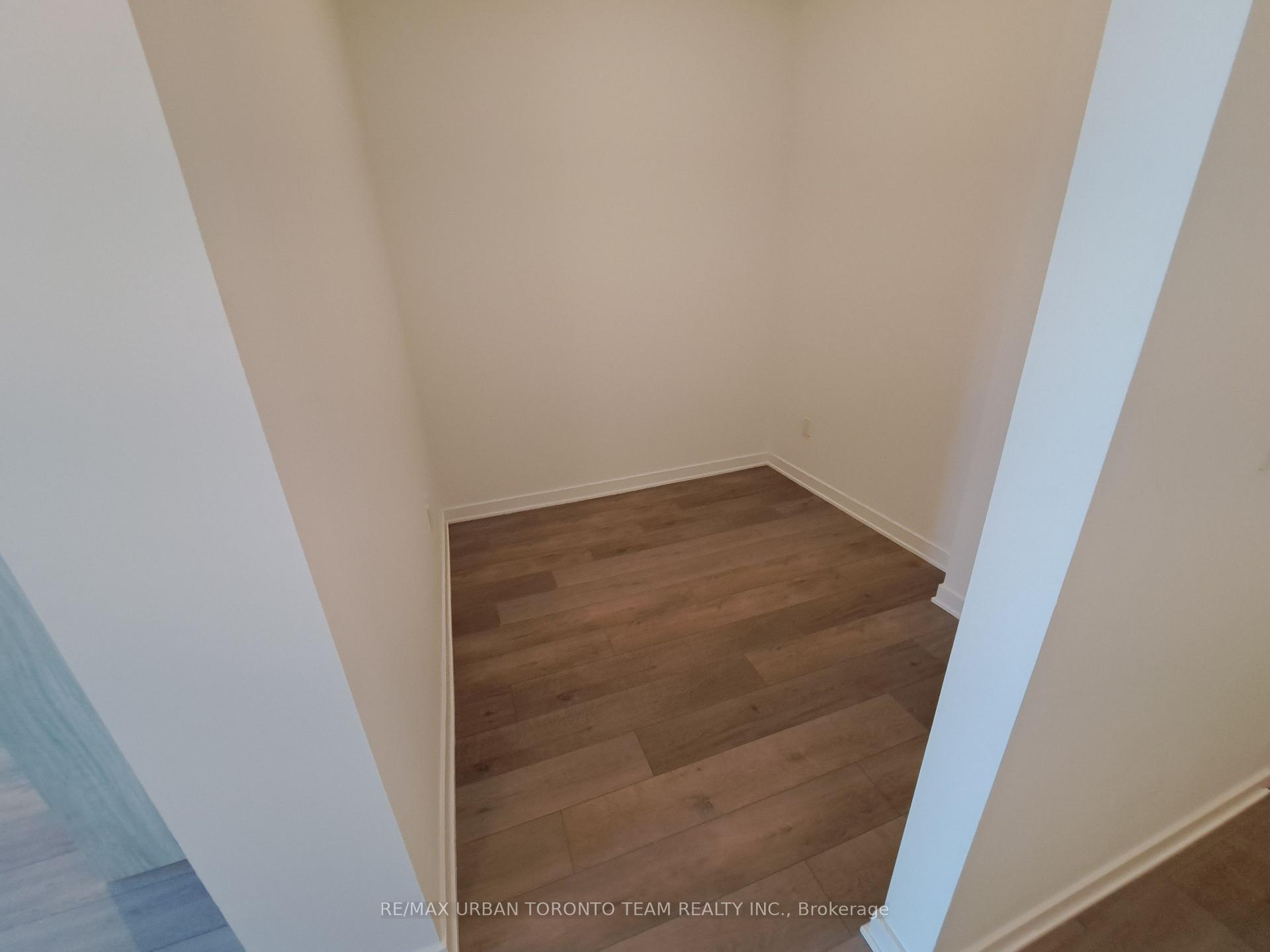 Photo 10 of Unit 219, 38 Honeycrisp Crescent, Vaughan, Vaughan Corporate Centre — HOMEH