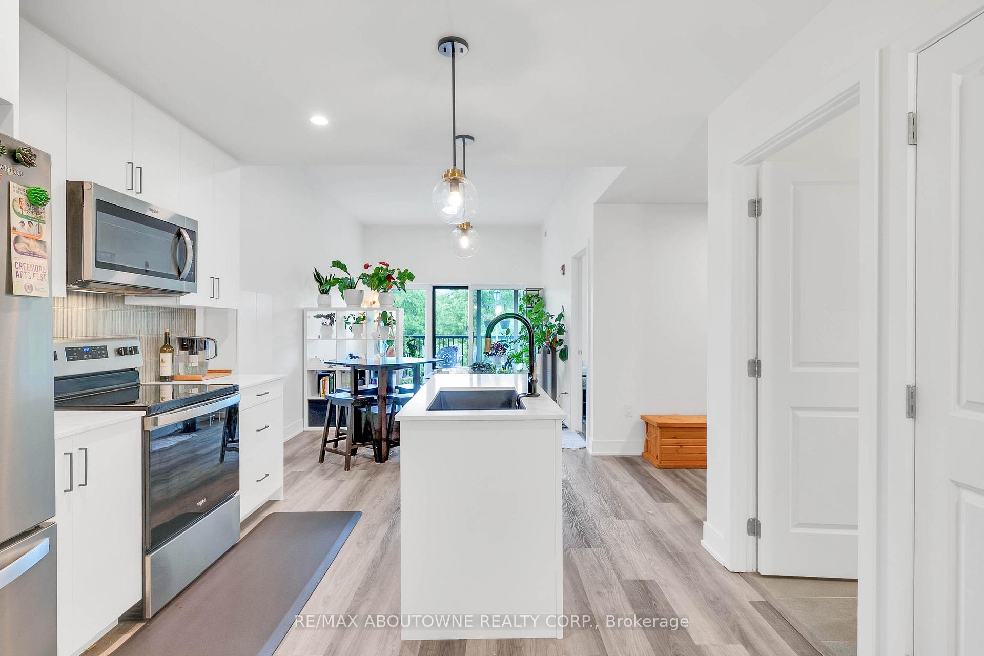 Photo 9 of Unit 414, 121 Mary Street, Clearview, Creemore — HOMEH