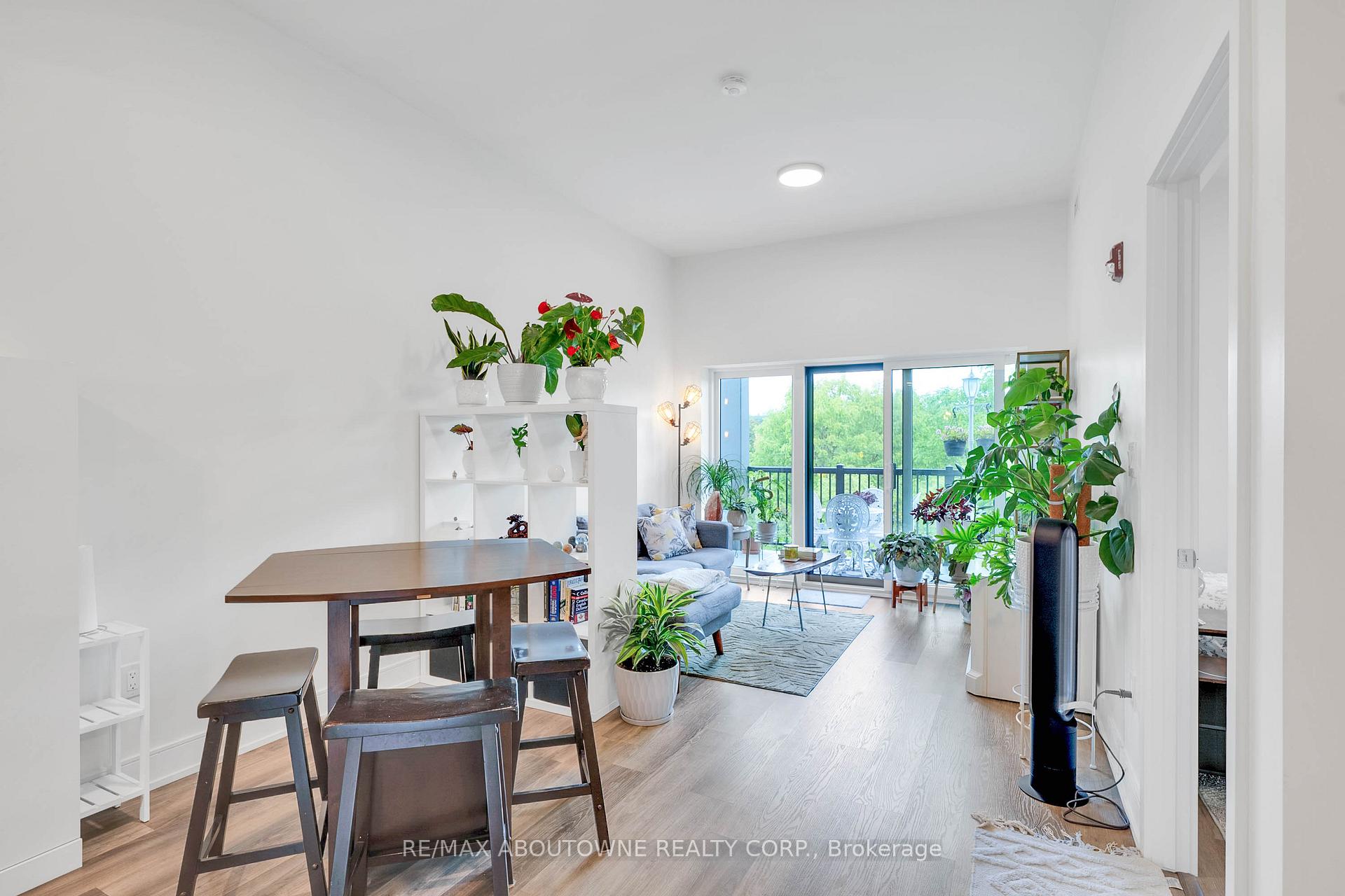 Photo 10 of Unit 414, 121 Mary Street, Clearview, Creemore — HOMEH