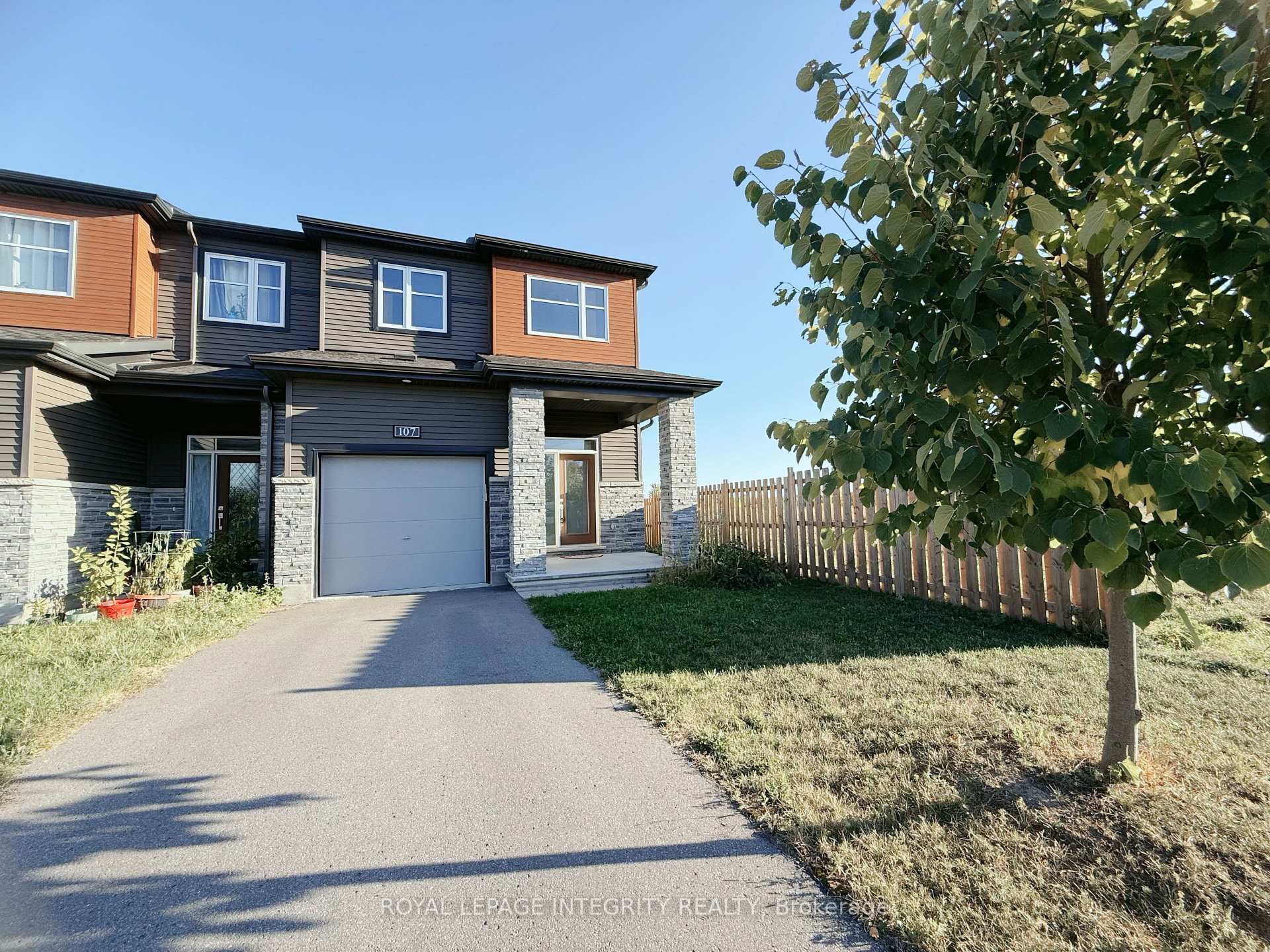 Photo 4 of 107 Aura Avenue, Ottawa, Barrhaven - Heritage Park — HOMEH