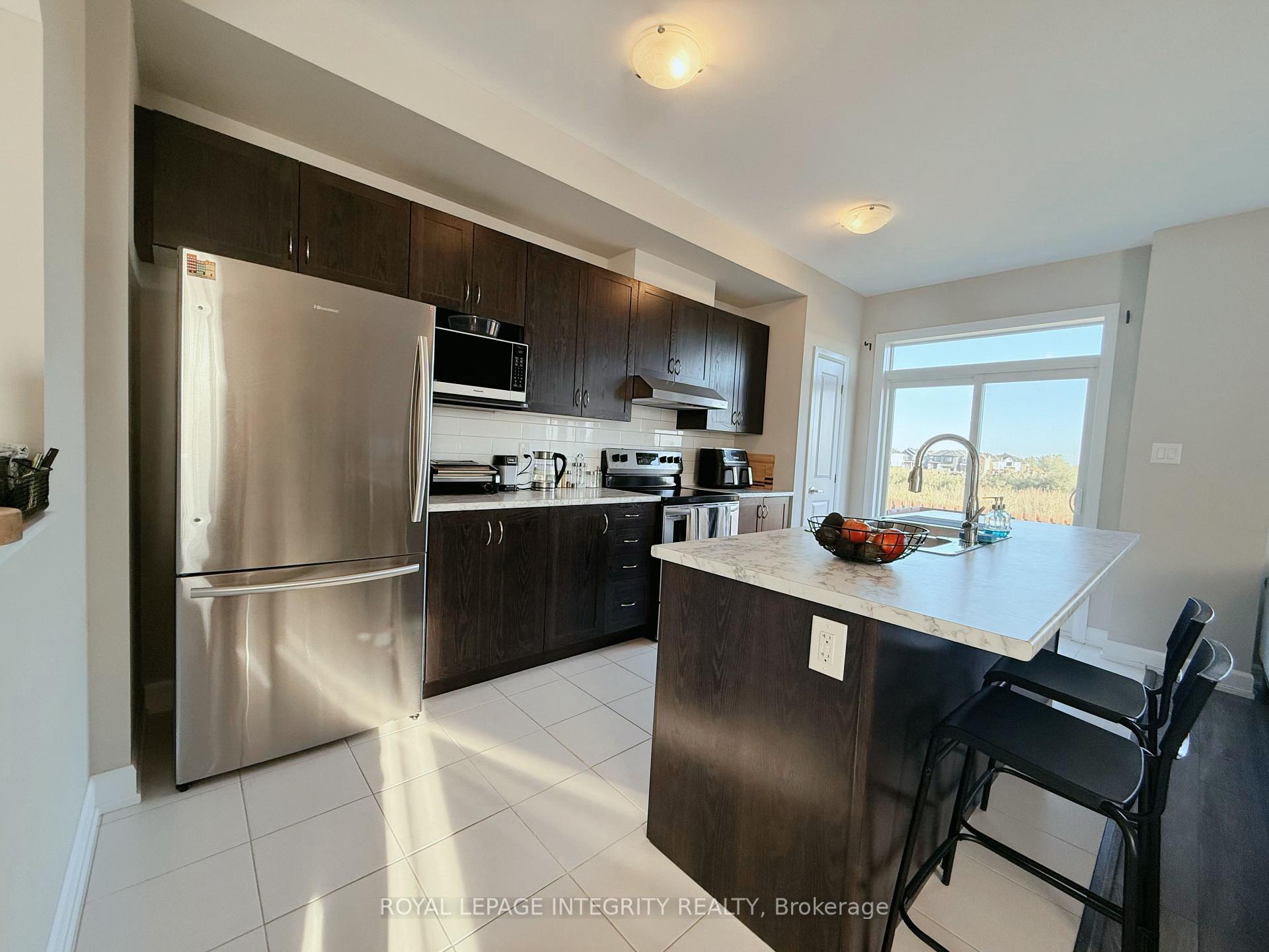 Photo 10 of 107 Aura Avenue, Ottawa, Barrhaven - Heritage Park — HOMEH
