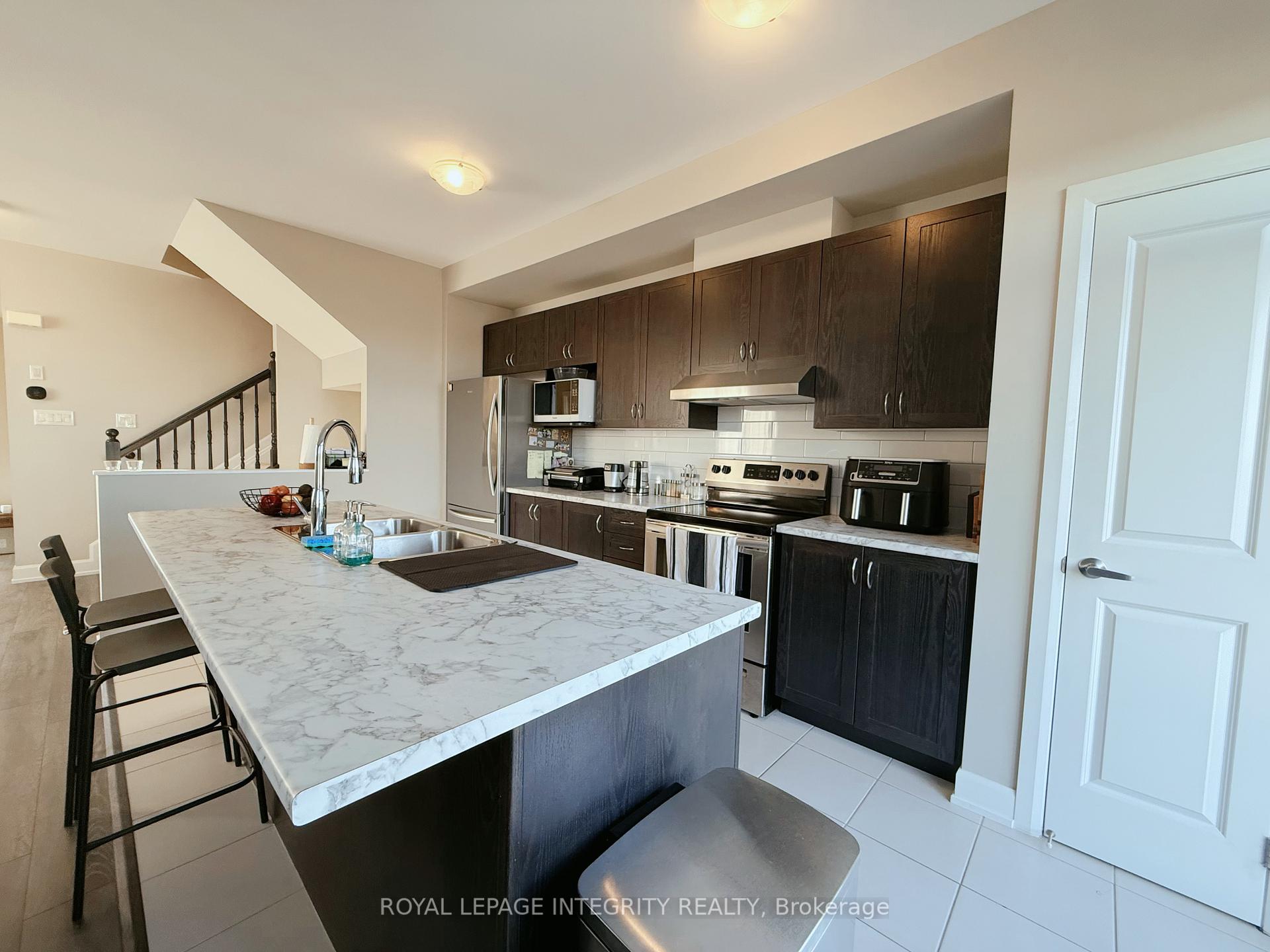 Photo 9 of 107 Aura Avenue, Ottawa, Barrhaven - Heritage Park — HOMEH