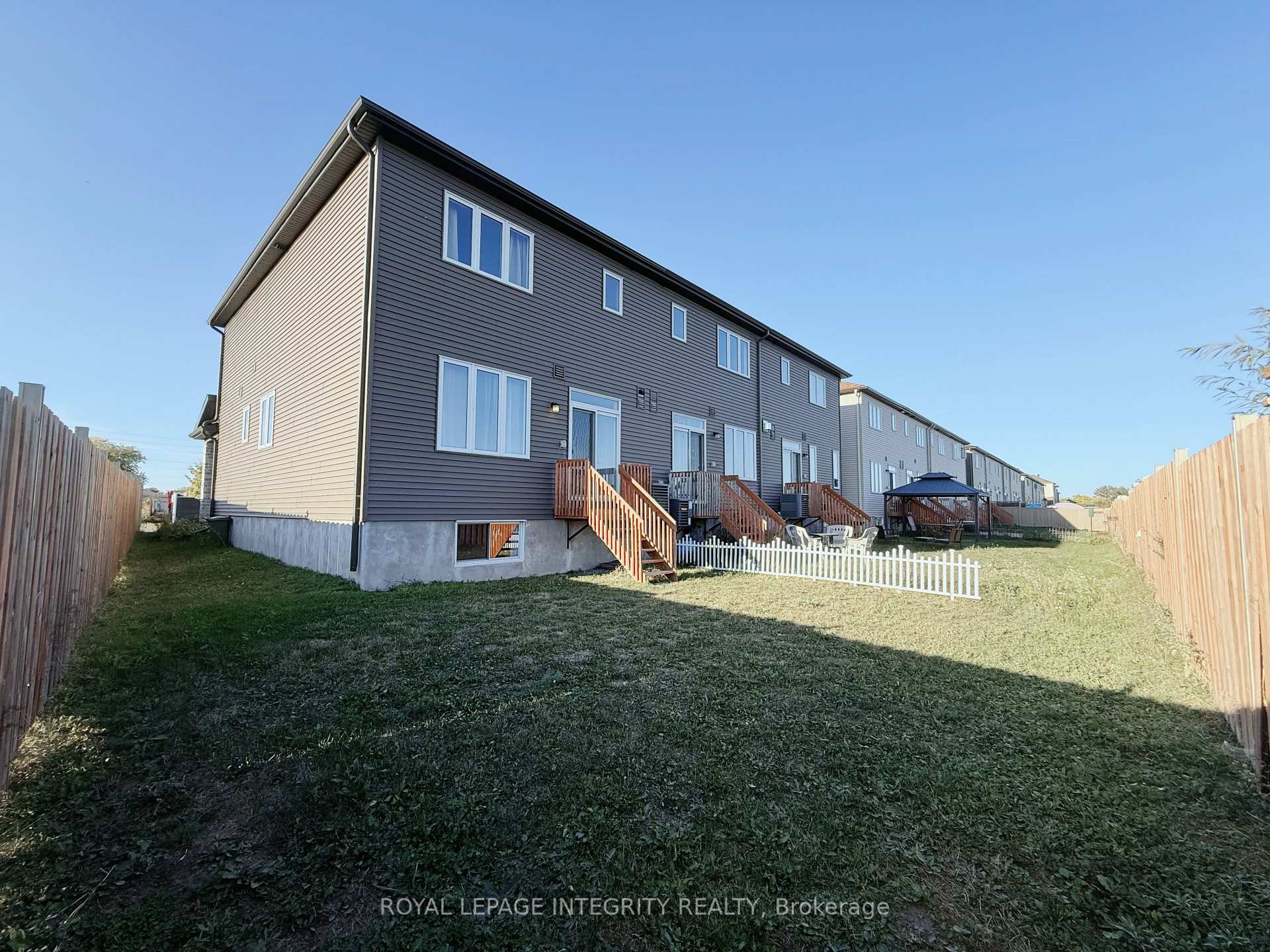 Photo 27 of 107 Aura Avenue, Ottawa, Barrhaven - Heritage Park — HOMEH