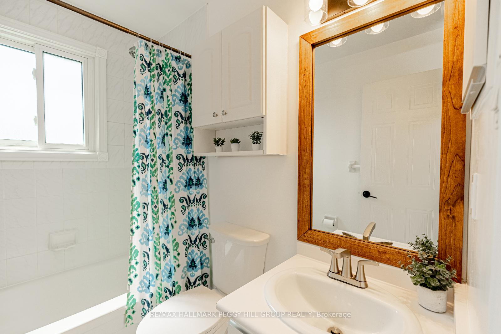 Photo 14 of 40 Grasett Crescent, Barrie, West Bayfield — HOMEH