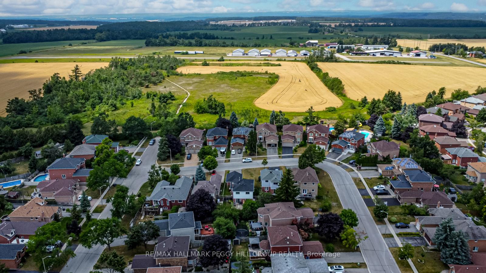 Photo 19 of 40 Grasett Crescent, Barrie, West Bayfield — HOMEH