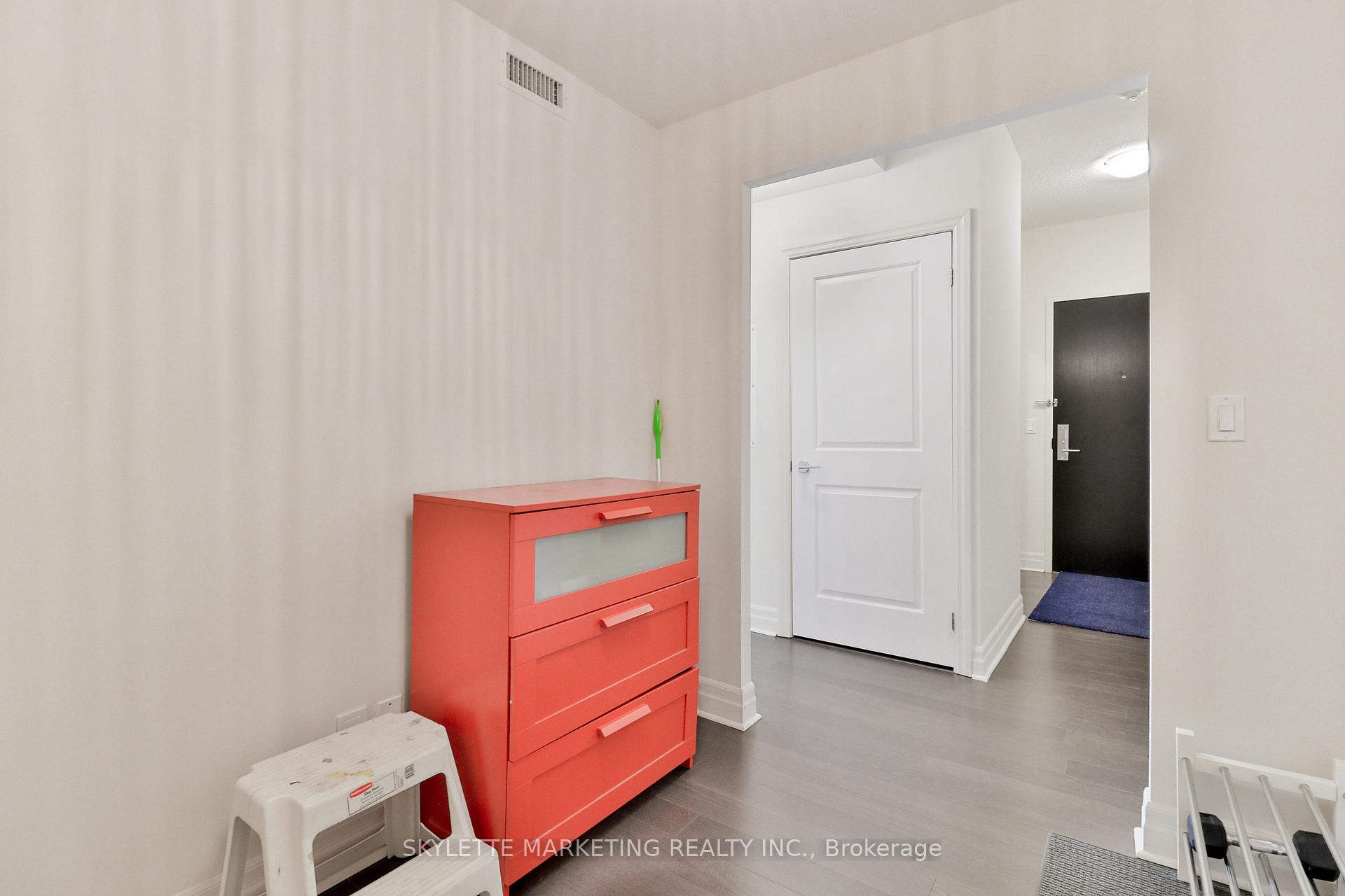 Photo 6 of Unit 916, 8110 Birchmount Road, Markham, Unionville — HOMEH