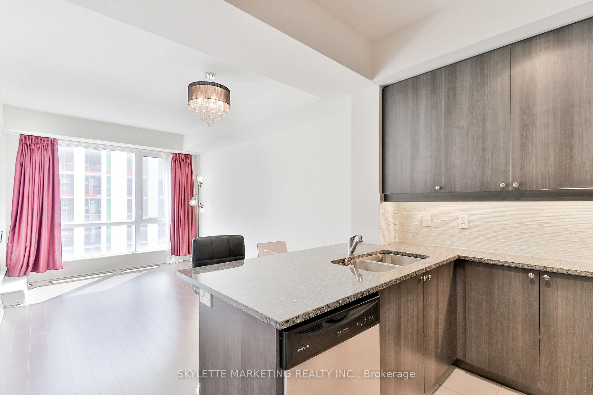 Photo 11 of Unit 916, 8110 Birchmount Road, Markham, Unionville — HOMEH