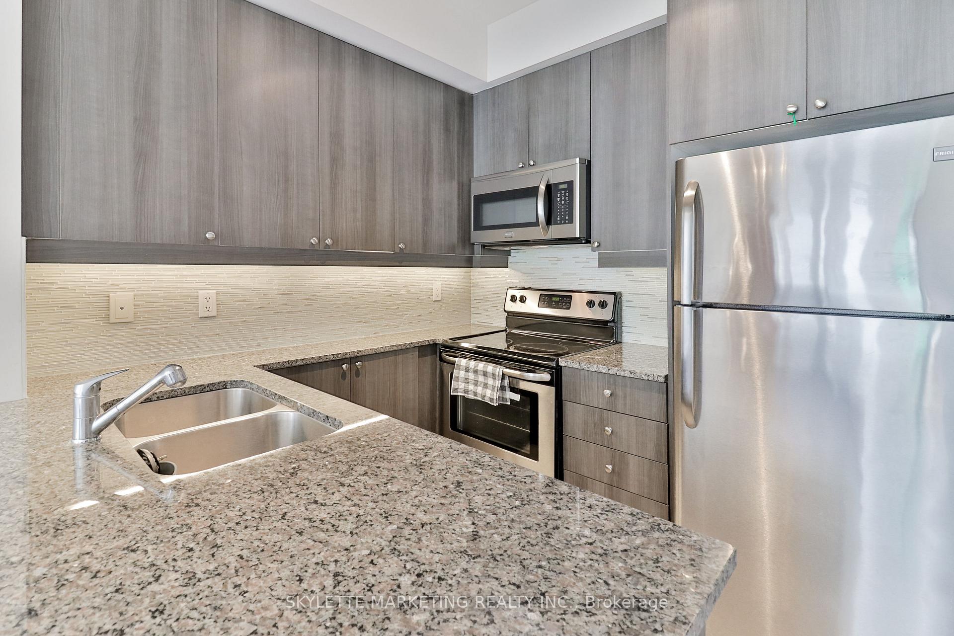 Photo 13 of Unit 916, 8110 Birchmount Road, Markham, Unionville — HOMEH