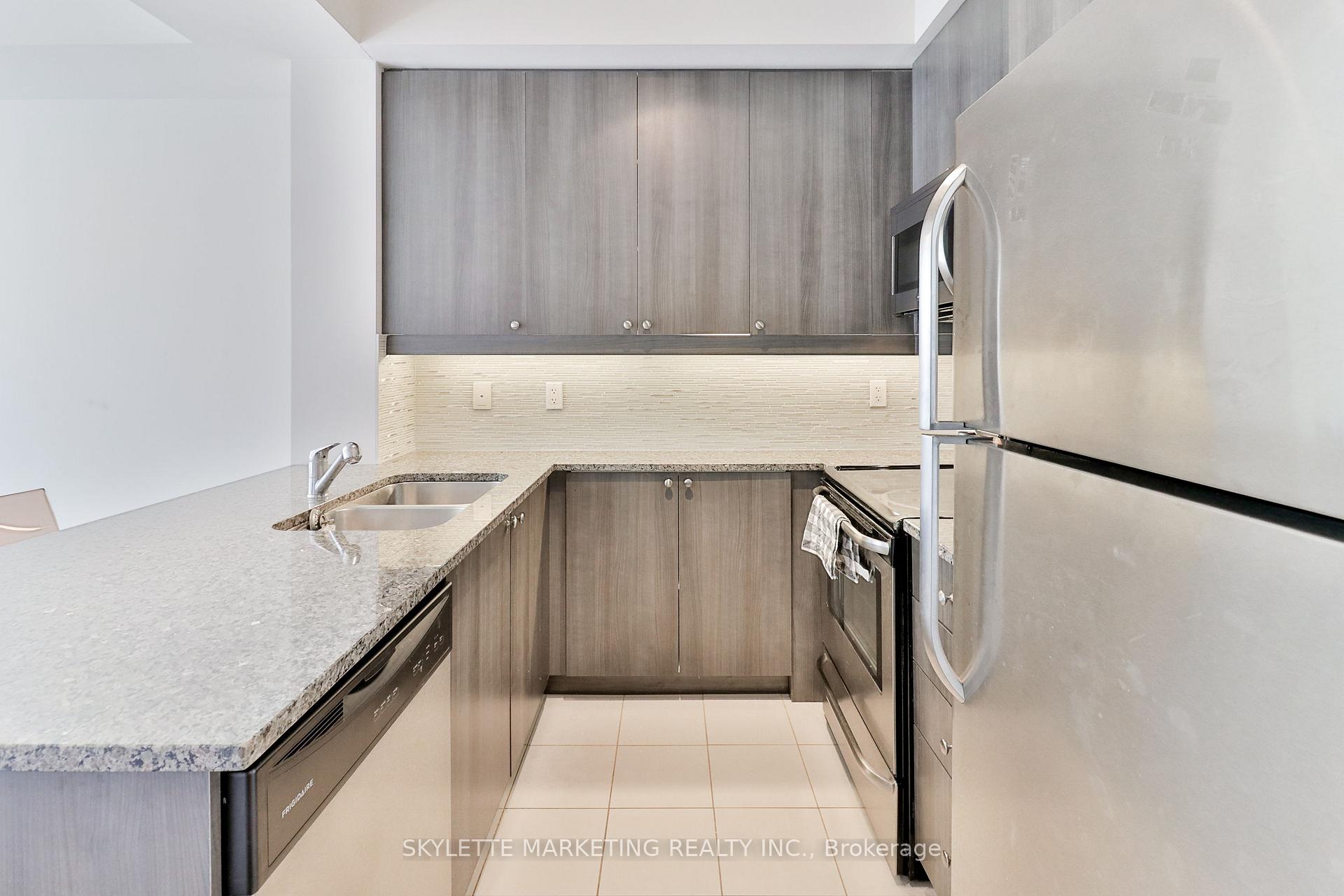 Photo 14 of Unit 916, 8110 Birchmount Road, Markham, Unionville — HOMEH