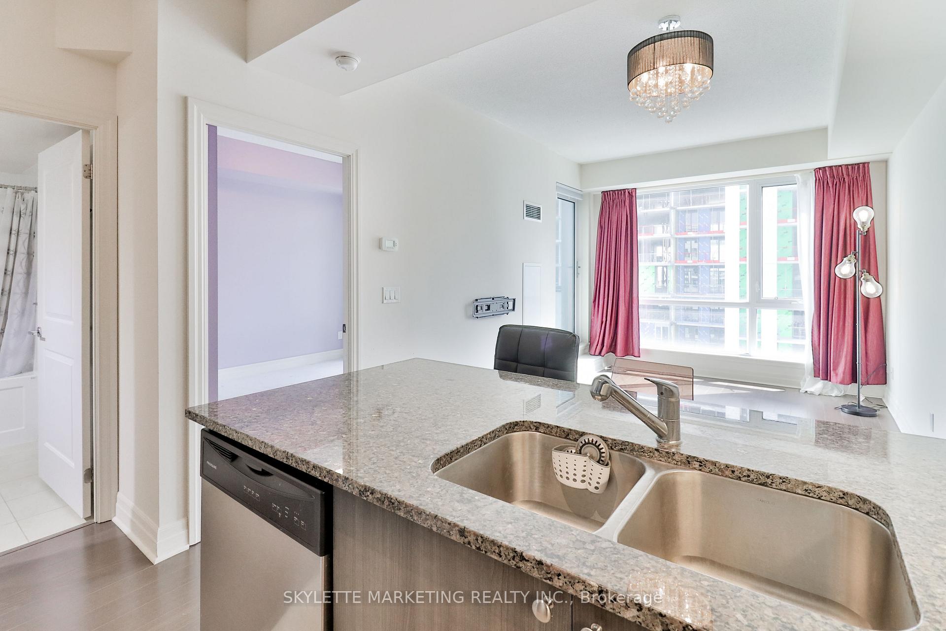 Photo 15 of Unit 916, 8110 Birchmount Road, Markham, Unionville — HOMEH