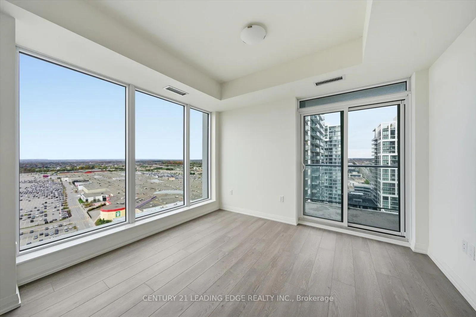 Photo 8 of Unit 2015, 8960 Jane Street, Vaughan, Vellore Village — HOMEH