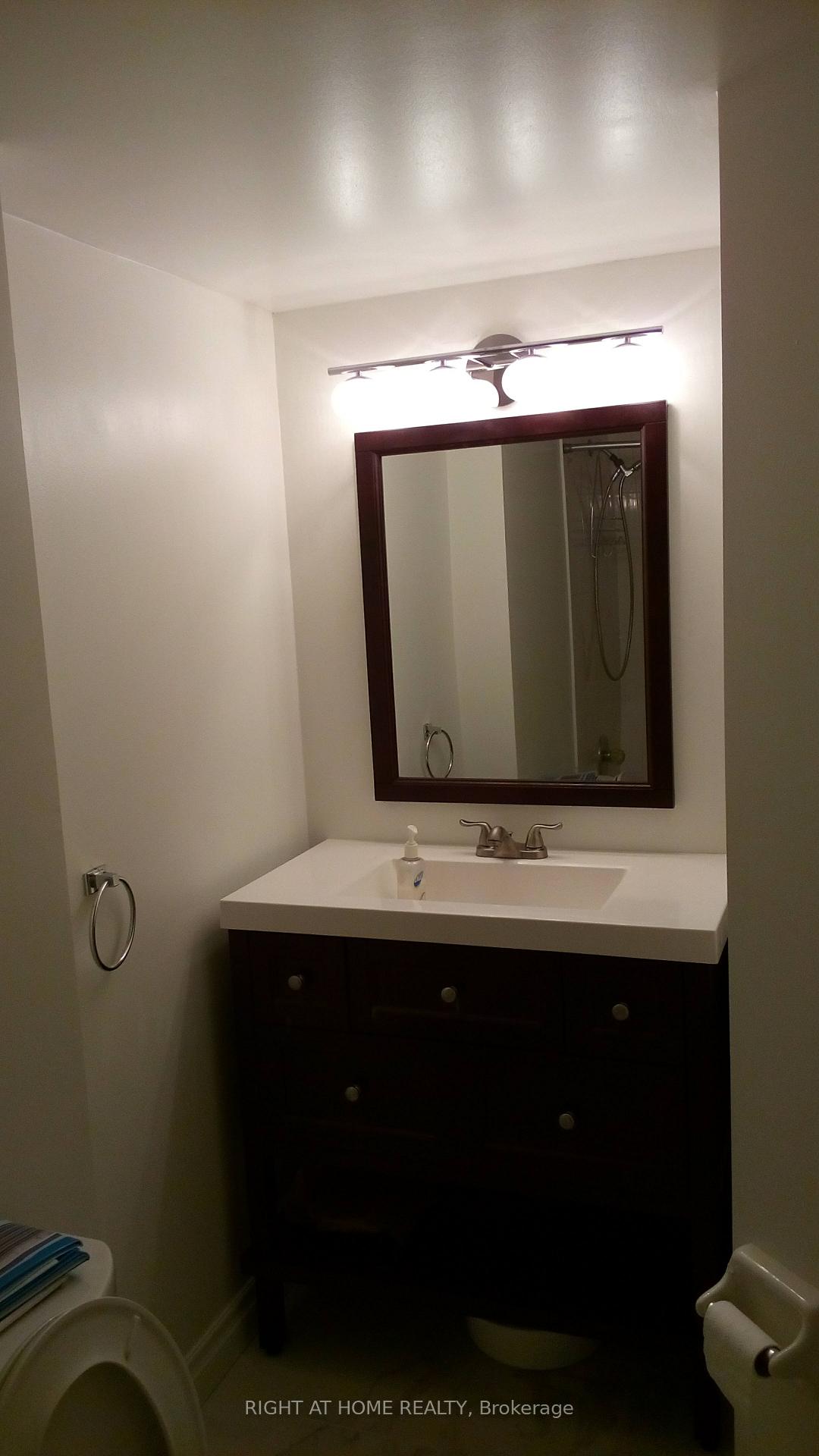 Photo 3 of Unit 1409, 736 Bay Street, Toronto, Bay Street Corridor — HOMEH