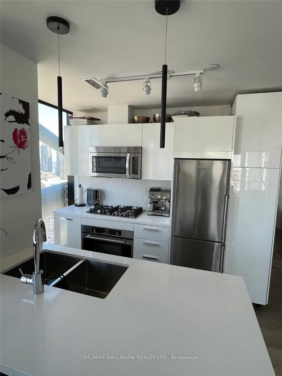Photo 6 of Unit 3003, 224 King Street W, Toronto, Waterfront Communities — HOMEH