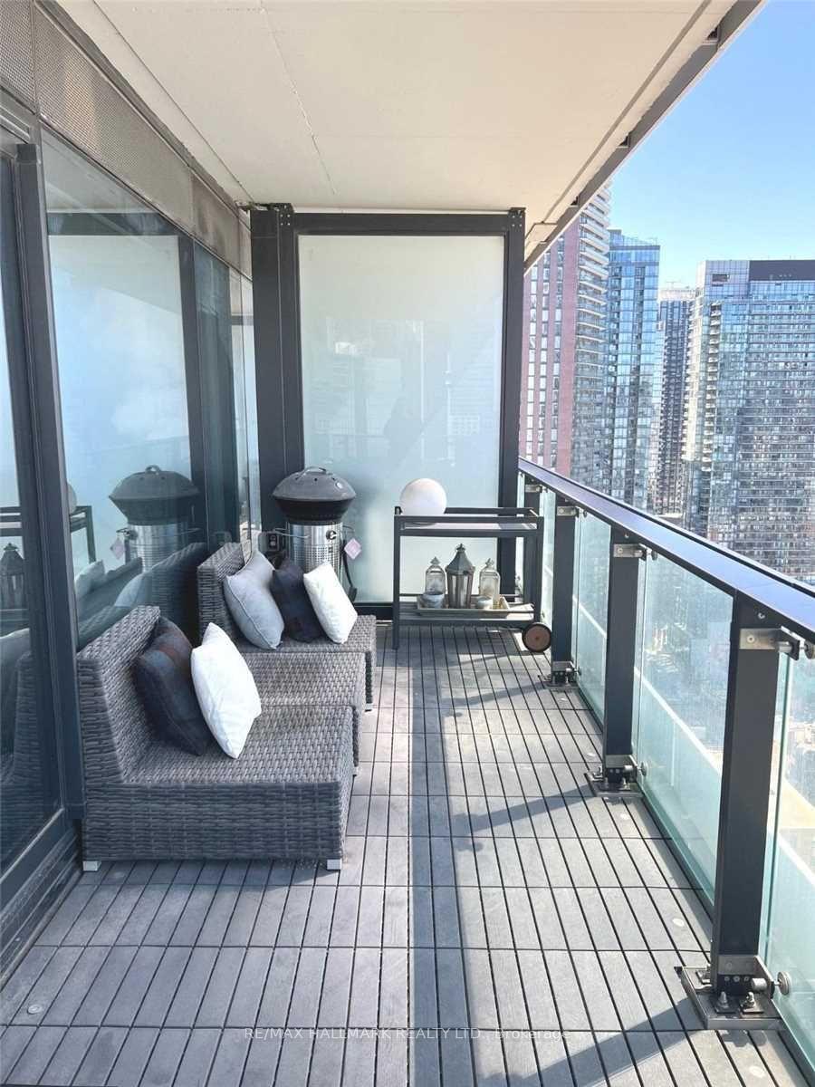 Photo 12 of Unit 3003, 224 King Street W, Toronto, Waterfront Communities — HOMEH
