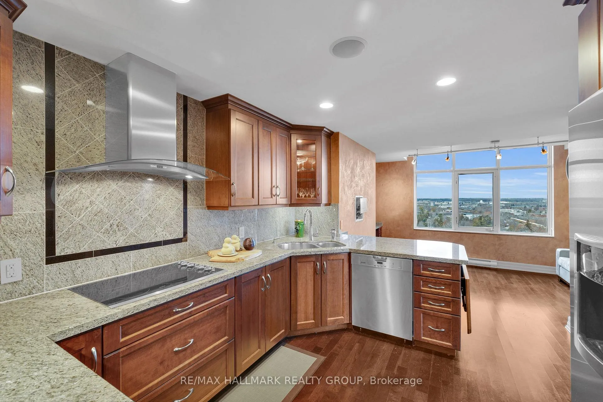 Photo 17 of Unit 1406, 3580 Rivergate Way, Ottawa, Quinterra — HOMEH
