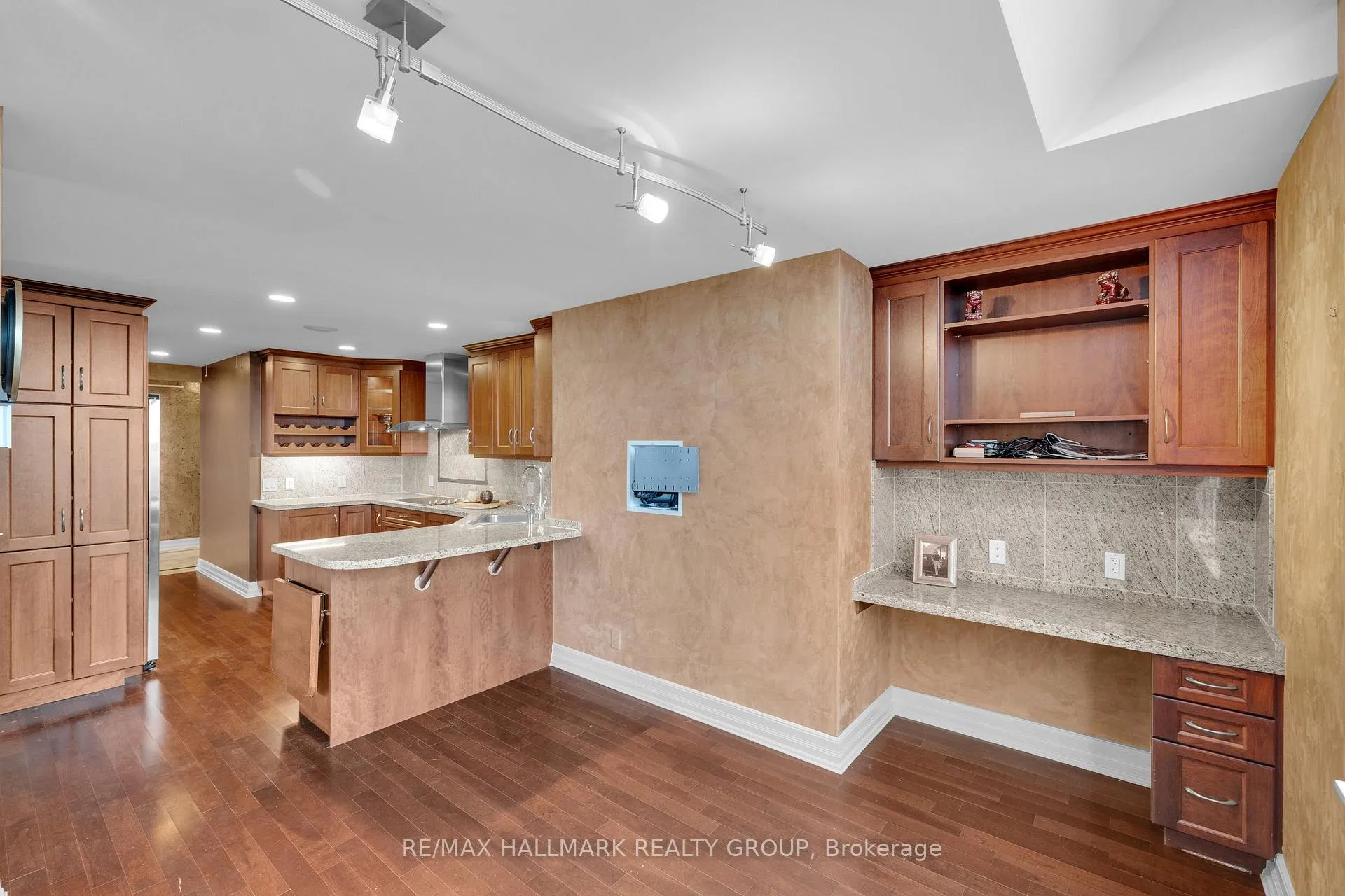 Photo 22 of Unit 1406, 3580 Rivergate Way, Ottawa, Quinterra — HOMEH