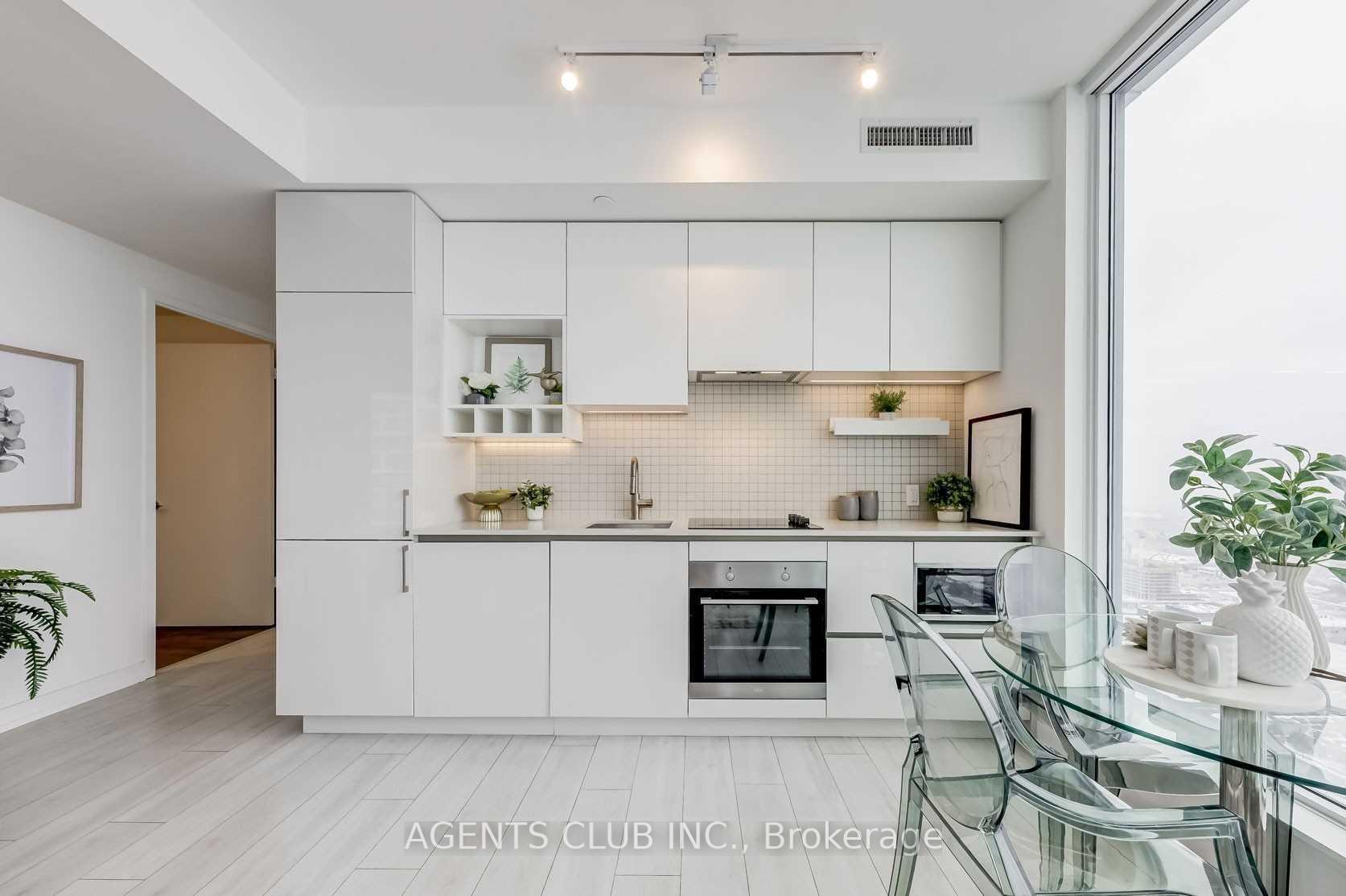 Photo 9 of Unit 4210, 5 Buttermill Avenue, Vaughan, Vaughan Corporate Centre — HOMEH