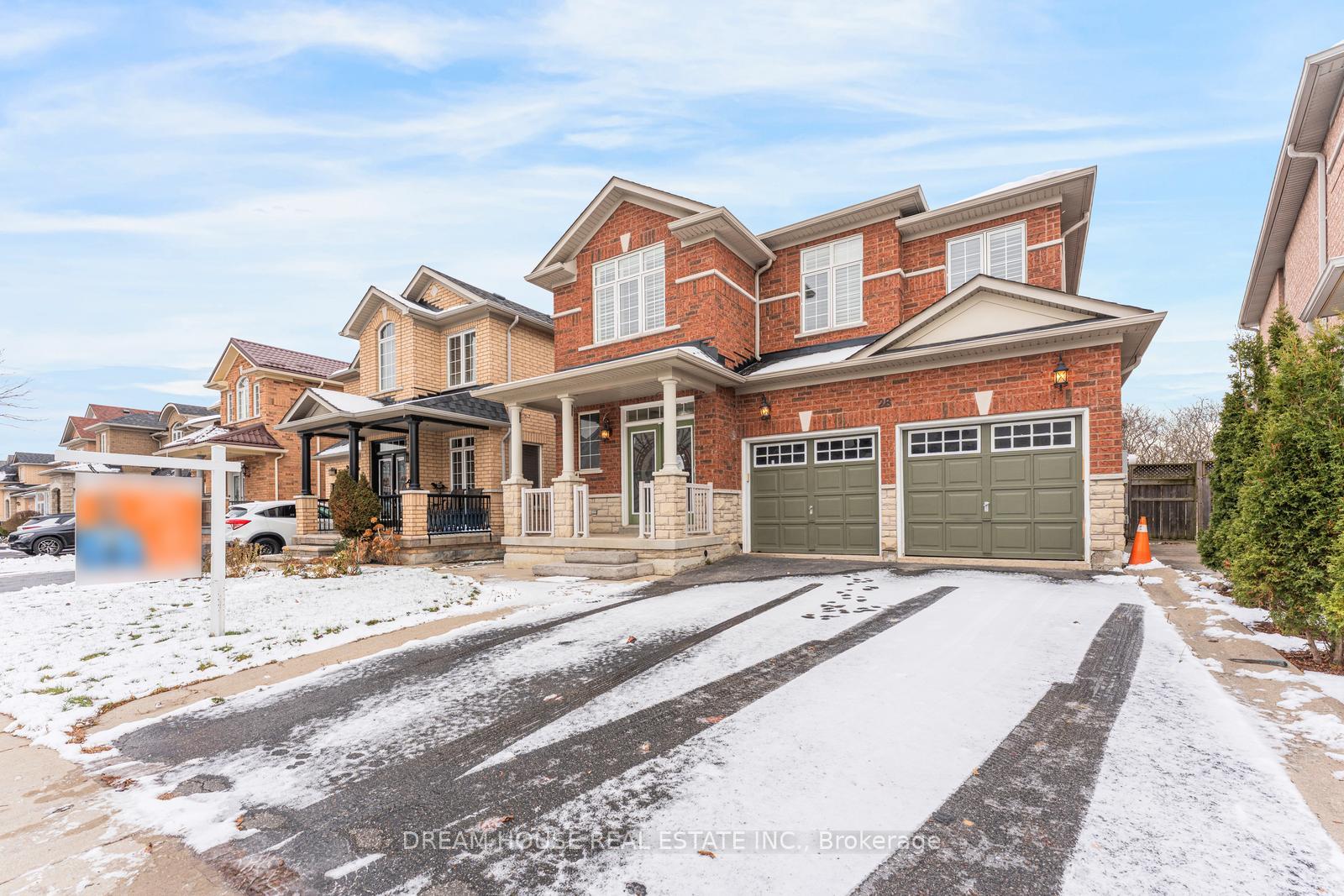 Photo 4 of 28 Cape Dorset Crescent, Brampton, Sandringham-Wellington — HOMEH