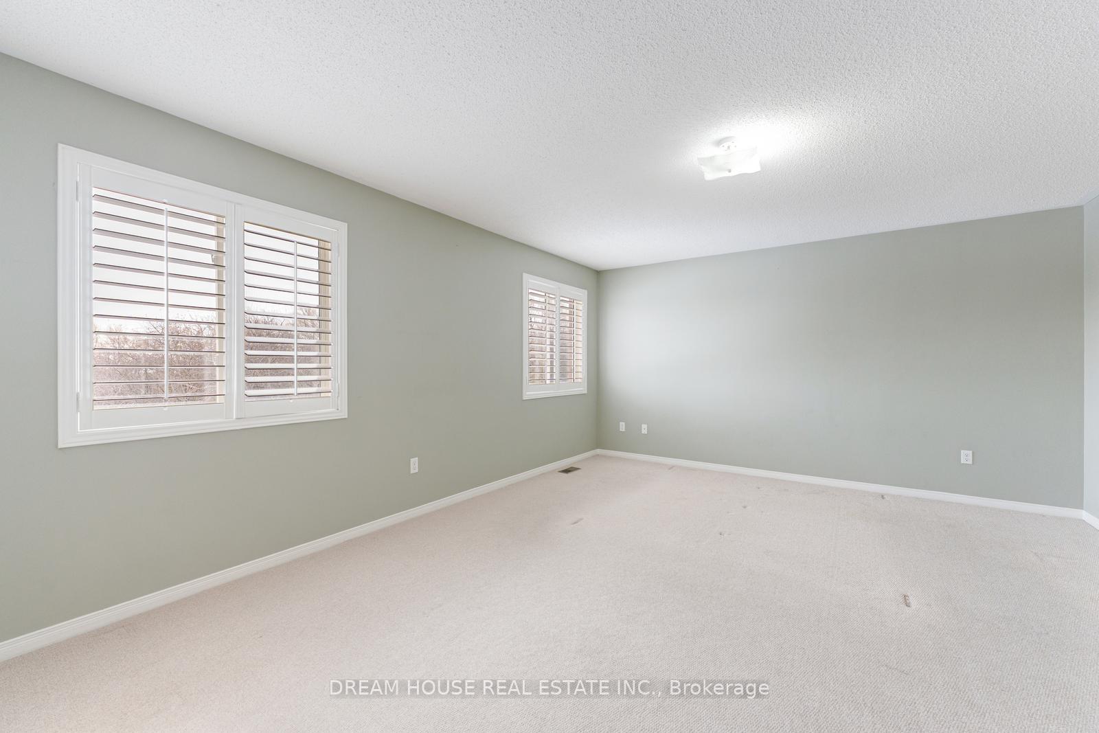 Photo 19 of 28 Cape Dorset Crescent, Brampton, Sandringham-Wellington — HOMEH