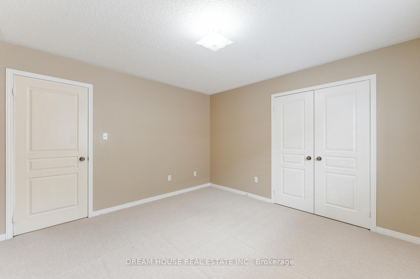 Photo 22 of 28 Cape Dorset Crescent, Brampton, Sandringham-Wellington — HOMEH