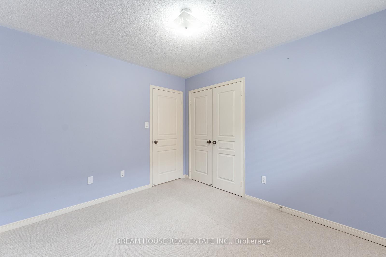 Photo 24 of 28 Cape Dorset Crescent, Brampton, Sandringham-Wellington — HOMEH