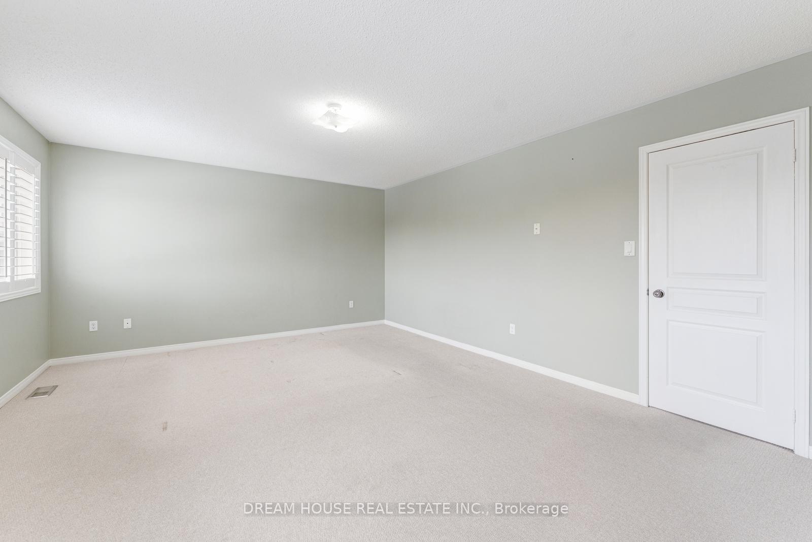 Photo 25 of 28 Cape Dorset Crescent, Brampton, Sandringham-Wellington — HOMEH