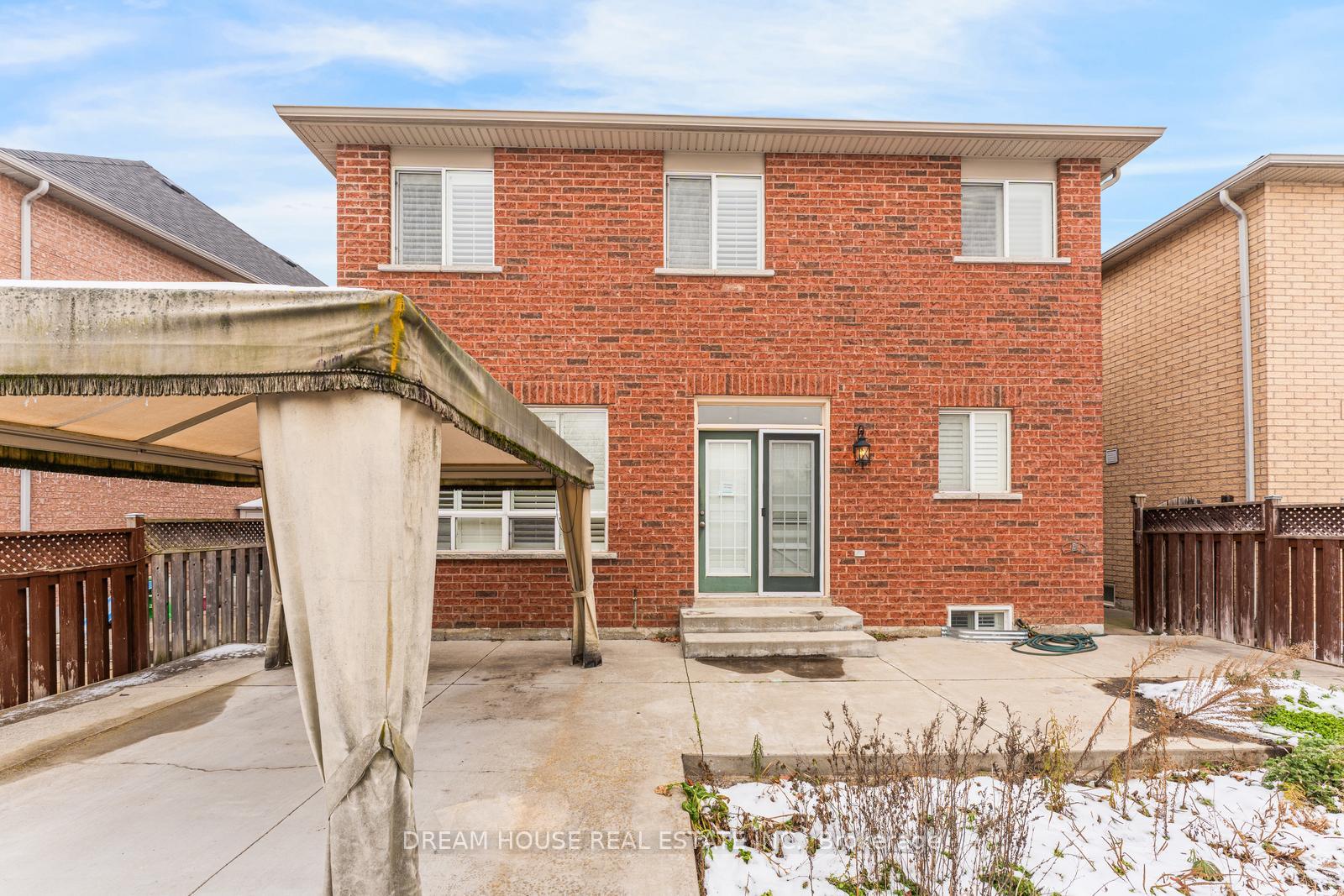 Photo 29 of 28 Cape Dorset Crescent, Brampton, Sandringham-Wellington — HOMEH
