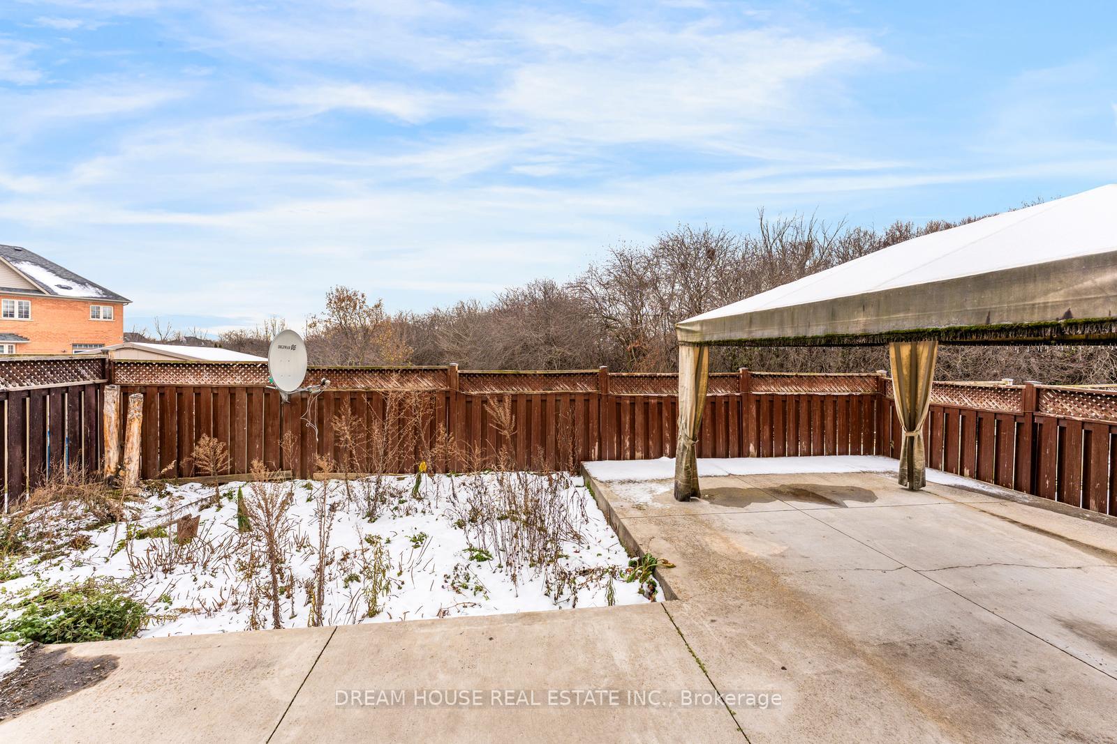 Photo 31 of 28 Cape Dorset Crescent, Brampton, Sandringham-Wellington — HOMEH