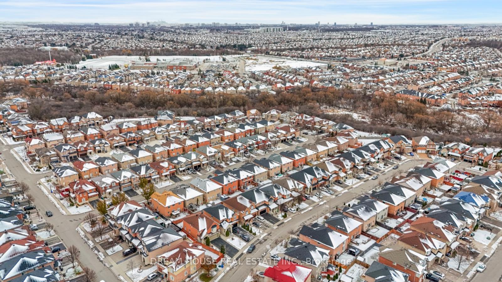 Photo 35 of 28 Cape Dorset Crescent, Brampton, Sandringham-Wellington — HOMEH