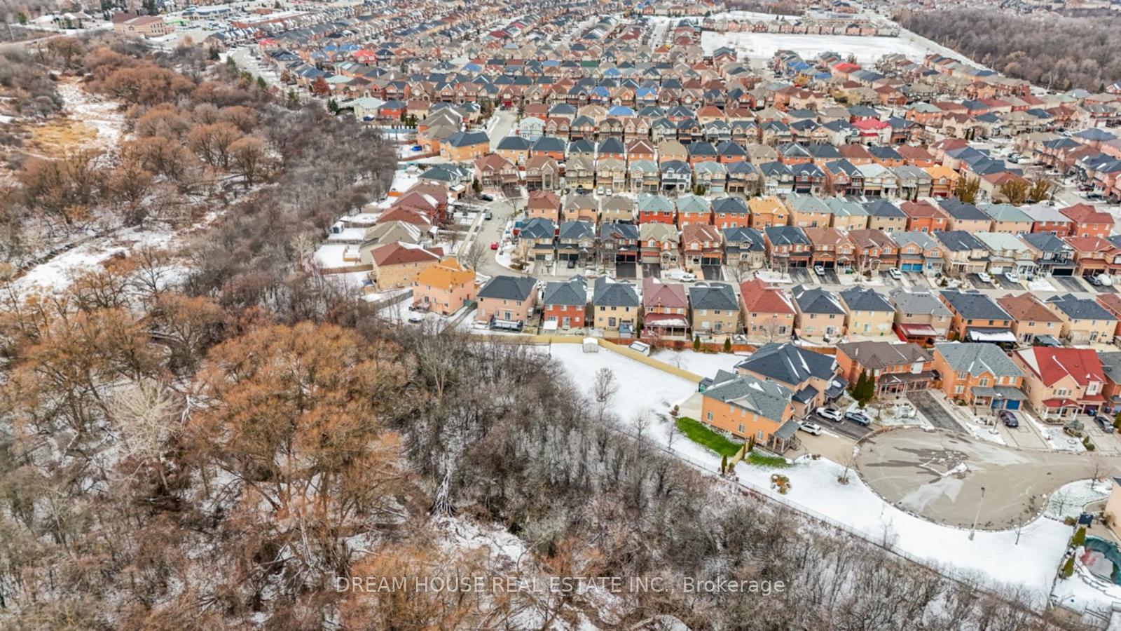 Photo 37 of 28 Cape Dorset Crescent, Brampton, Sandringham-Wellington — HOMEH