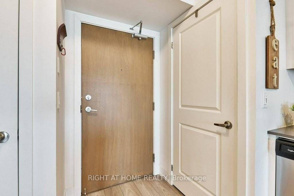 Photo 2 of Unit 1303, 1255 Bayly Street E, Pickering, Bay Ridges — HOMEH