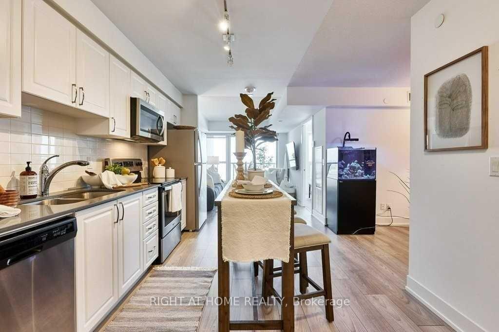 Photo 3 of Unit 1303, 1255 Bayly Street E, Pickering, Bay Ridges — HOMEH
