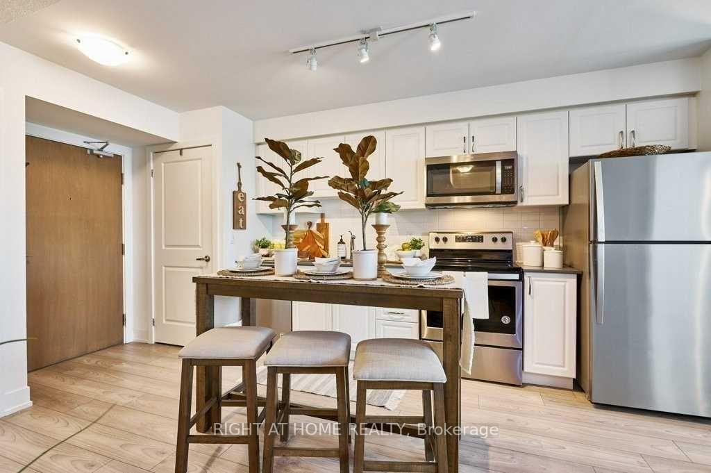 Photo 5 of Unit 1303, 1255 Bayly Street E, Pickering, Bay Ridges — HOMEH