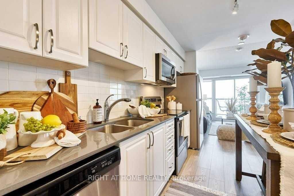 Photo 8 of Unit 1303, 1255 Bayly Street E, Pickering, Bay Ridges — HOMEH