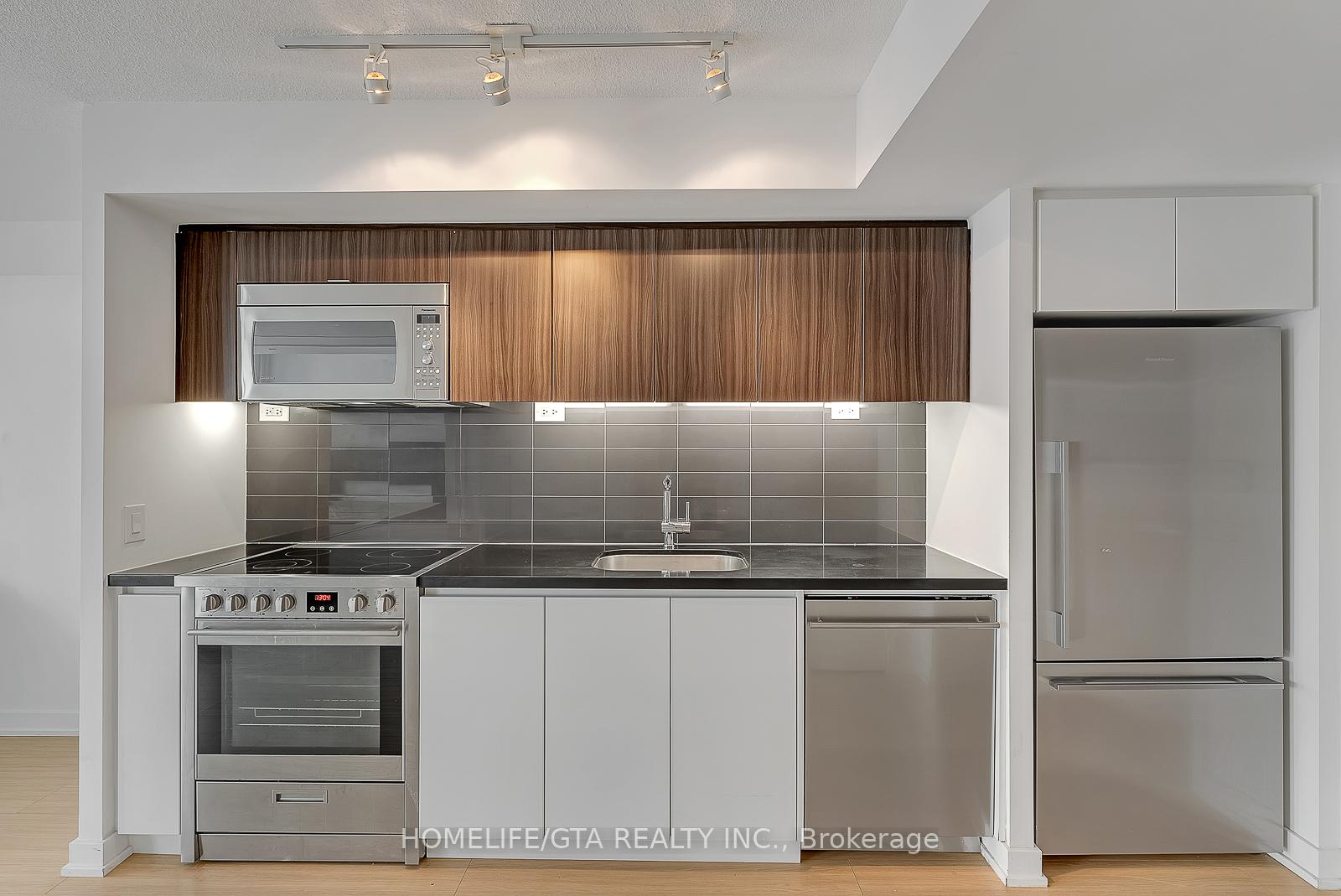 Photo 6 of Unit 511, 75 Queens Wharf Road, Toronto, Waterfront Communities — HOMEH