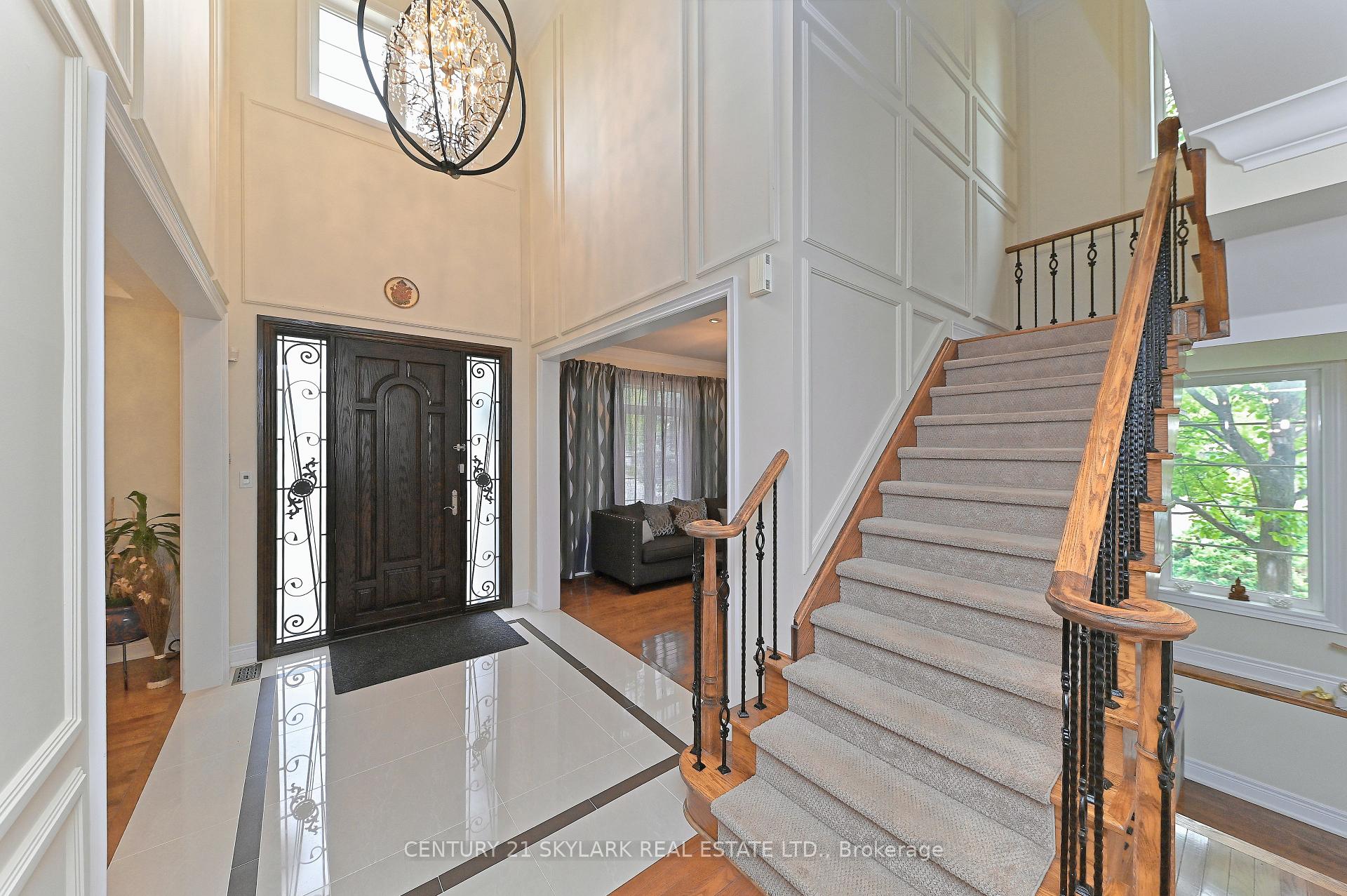 Photo 9 of 185 Don Minaker Drive, Brampton, Bram East — HOMEH